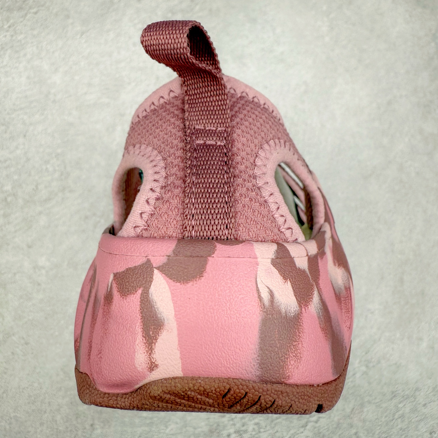 图片[8]-KEEN Hyperport H2 科恩防滑耐磨低帮户外功能鞋溯溪鞋凉鞋 KEEN诞生于2003年的美国人气户外品牌，以一双“保护脚趾”且能涉足水域的户外凉鞋NEWPORT诞生为契机，开启原创制鞋之路。KEEN相信，天空之下即是户外，因为户外不一定是极具挑战性的独自冒险，也可以是与朋友、家人和宠物一同分享外面的世界。同时，KEEN从诞生之初便始终贯彻环保制鞋的理念，不断创造出优秀的原创奇履。脚踏实地，致力向善。我们想和世界产生更多交集为世界减少更多负担，和你趣户外、趣做自己、趣环保让地球和生活都变得更美好。尺码：36 36.5 37.5 38 38.5 39 40 40.5 41 42 42.5 43 44 44.5 45-选品中心