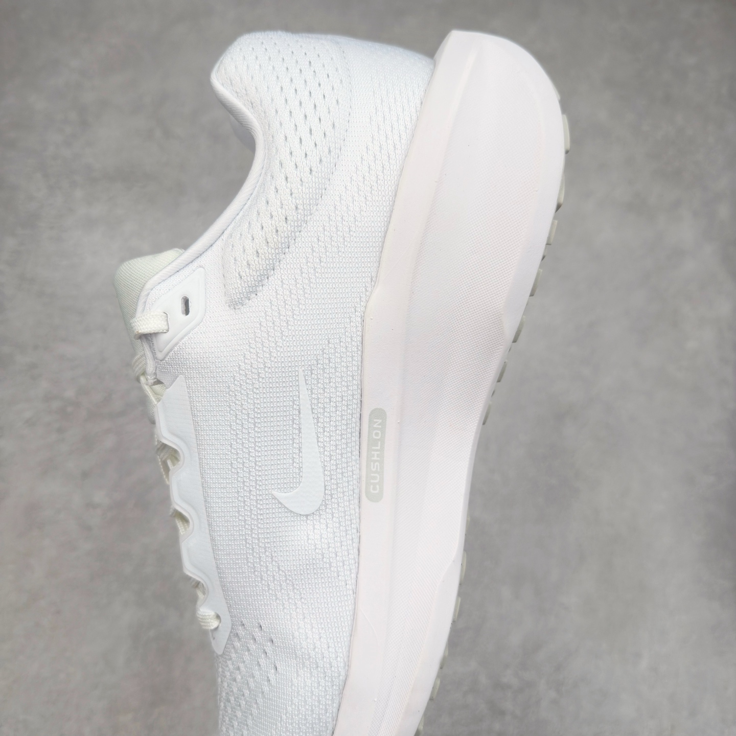 图片[7]-＃TG纯原 NK Winflo 11 舒适轻便低帮休闲跑步鞋 独家渠道 市面未流通批次 奥莱直播间499 599一样的东西 碾压市面现存所有版本 公司一样的东西 超值回馈 帮你省钱 拥有 Zoom Air 一如既往的稳定感和流畅感 鞋面采用工程网眼设计 为特定高热区域营造出色透气性 进一步增加鞋面的穿孔数量 让足部能够快速散热 中足搭配 Flywire 飞线 在高速运动时营造舒适稳定的贴合感 内置Zoon气垫加持 动力十足 尺码：36 36.5 37.5 38 38.5 39 40 40.5 41 42 42.5 43 44 44.5 45-选品中心