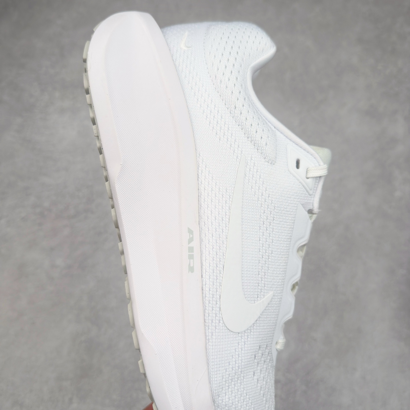 图片[6]-＃TG纯原 NK Winflo 11 舒适轻便低帮休闲跑步鞋 独家渠道 市面未流通批次 奥莱直播间499 599一样的东西 碾压市面现存所有版本 公司一样的东西 超值回馈 帮你省钱 拥有 Zoom Air 一如既往的稳定感和流畅感 鞋面采用工程网眼设计 为特定高热区域营造出色透气性 进一步增加鞋面的穿孔数量 让足部能够快速散热 中足搭配 Flywire 飞线 在高速运动时营造舒适稳定的贴合感 内置Zoon气垫加持 动力十足 尺码：36 36.5 37.5 38 38.5 39 40 40.5 41 42 42.5 43 44 44.5 45-选品中心