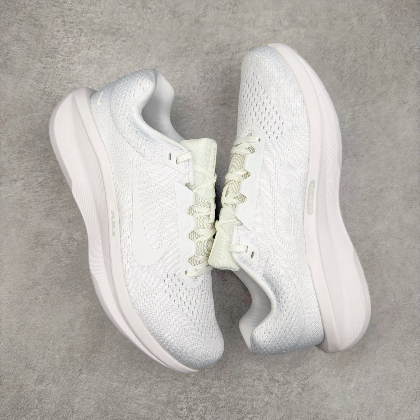 图片[3]-＃TG纯原 NK Winflo 11 舒适轻便低帮休闲跑步鞋 独家渠道 市面未流通批次 奥莱直播间499 599一样的东西 碾压市面现存所有版本 公司一样的东西 超值回馈 帮你省钱 拥有 Zoom Air 一如既往的稳定感和流畅感 鞋面采用工程网眼设计 为特定高热区域营造出色透气性 进一步增加鞋面的穿孔数量 让足部能够快速散热 中足搭配 Flywire 飞线 在高速运动时营造舒适稳定的贴合感 内置Zoon气垫加持 动力十足 尺码：36 36.5 37.5 38 38.5 39 40 40.5 41 42 42.5 43 44 44.5 45-选品中心