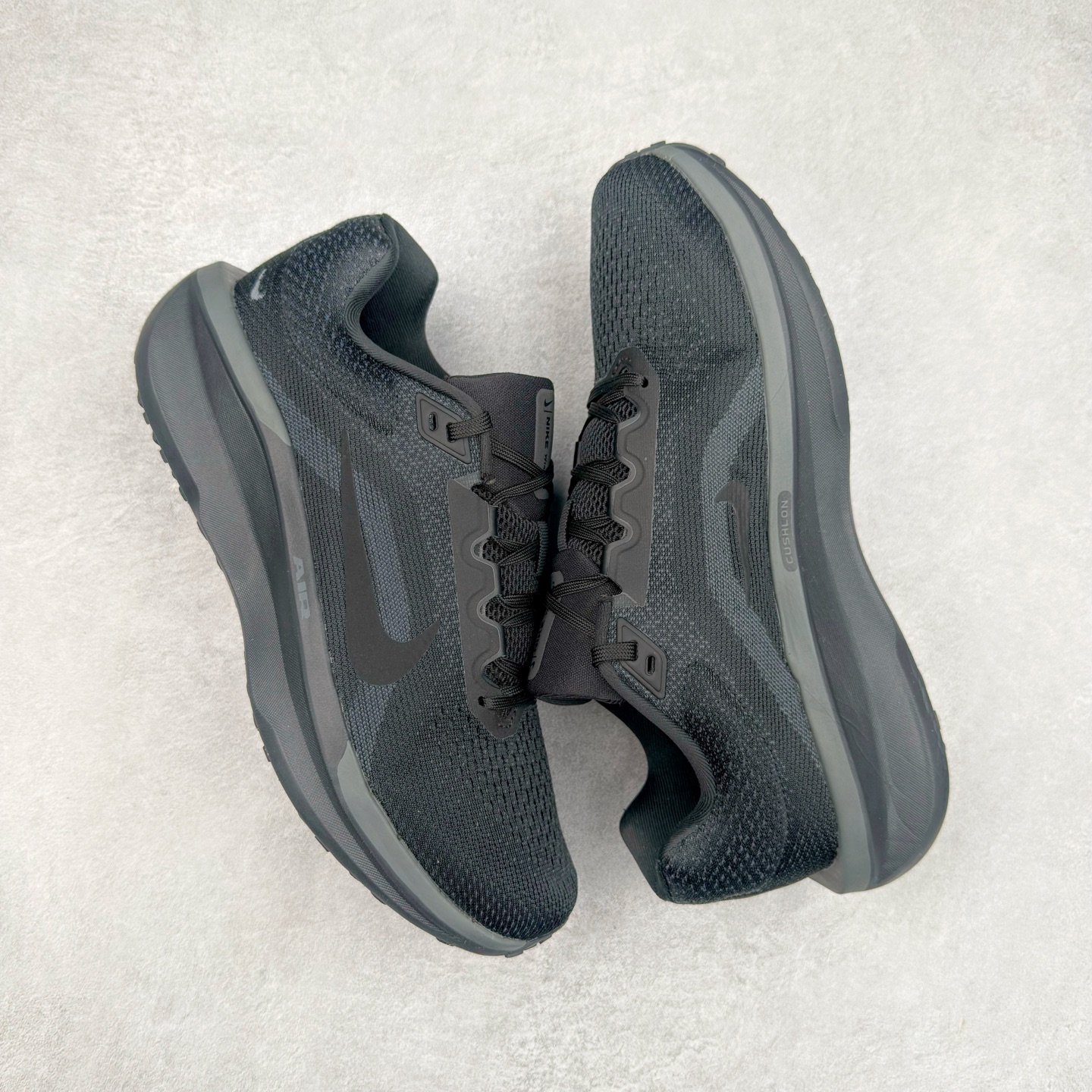 图片[3]-＃TG纯原 NK Winflo 11 舒适轻便低帮休闲跑步鞋 独家渠道 市面未流通批次 奥莱直播间499 599一样的东西 碾压市面现存所有版本 公司一样的东西 超值回馈 帮你省钱 拥有 Zoom Air 一如既往的稳定感和流畅感 鞋面采用工程网眼设计 为特定高热区域营造出色透气性 进一步增加鞋面的穿孔数量 让足部能够快速散热 中足搭配 Flywire 飞线 在高速运动时营造舒适稳定的贴合感 内置Zoon气垫加持 动力十足 尺码：36 36.5 37.5 38 38.5 39 40 40.5 41 42 42.5 43 44 44.5 45-选品中心