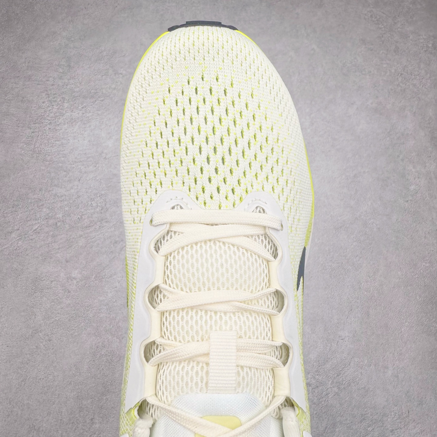 图片[4]-＃TG纯原 NK Winflo 11 舒适轻便低帮休闲跑步鞋 独家渠道 市面未流通批次 奥莱直播间499 599一样的东西 碾压市面现存所有版本 公司一样的东西 超值回馈 帮你省钱 拥有 Zoom Air 一如既往的稳定感和流畅感 鞋面采用工程网眼设计 为特定高热区域营造出色透气性 进一步增加鞋面的穿孔数量 让足部能够快速散热 中足搭配 Flywire 飞线 在高速运动时营造舒适稳定的贴合感 内置Zoon气垫加持 动力十足 尺码：36 36.5 37.5 38 38.5 39 40 40.5 41 42 42.5 43 44 44.5 45-选品中心