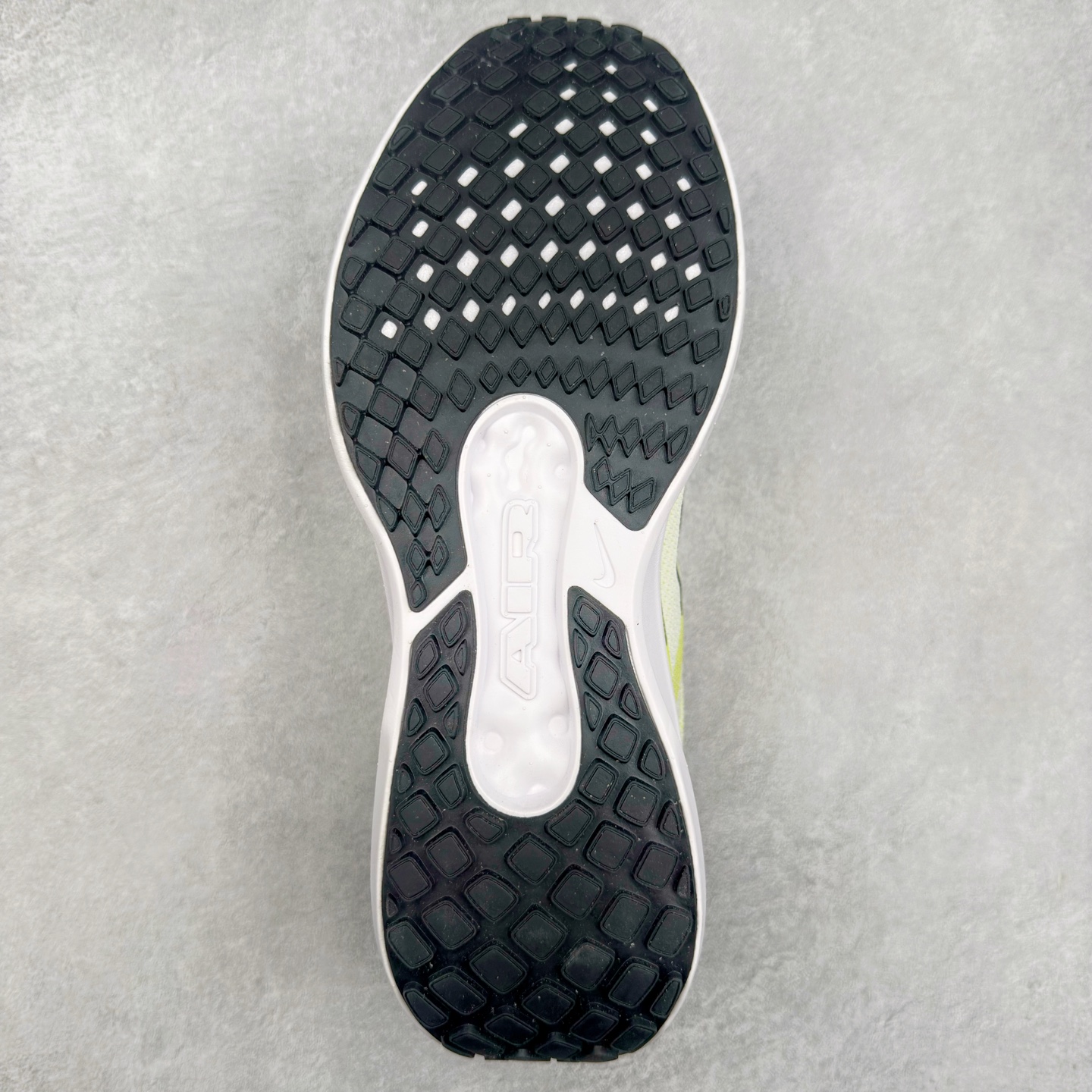 图片[9]-＃TG纯原 NK Winflo 11 舒适轻便低帮休闲跑步鞋 独家渠道 市面未流通批次 奥莱直播间499 599一样的东西 碾压市面现存所有版本 公司一样的东西 超值回馈 帮你省钱 拥有 Zoom Air 一如既往的稳定感和流畅感 鞋面采用工程网眼设计 为特定高热区域营造出色透气性 进一步增加鞋面的穿孔数量 让足部能够快速散热 中足搭配 Flywire 飞线 在高速运动时营造舒适稳定的贴合感 内置Zoon气垫加持 动力十足 尺码：36 36.5 37.5 38 38.5 39 40 40.5 41 42 42.5 43 44 44.5 45-选品中心