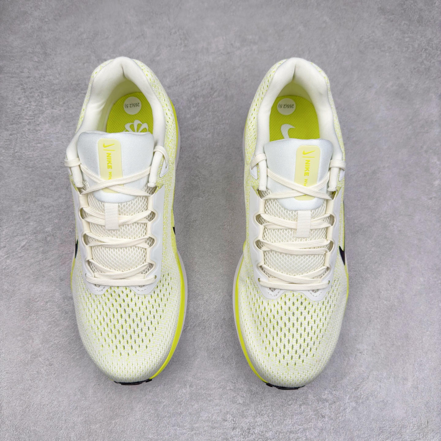 图片[2]-＃TG纯原 NK Winflo 11 舒适轻便低帮休闲跑步鞋 独家渠道 市面未流通批次 奥莱直播间499 599一样的东西 碾压市面现存所有版本 公司一样的东西 超值回馈 帮你省钱 拥有 Zoom Air 一如既往的稳定感和流畅感 鞋面采用工程网眼设计 为特定高热区域营造出色透气性 进一步增加鞋面的穿孔数量 让足部能够快速散热 中足搭配 Flywire 飞线 在高速运动时营造舒适稳定的贴合感 内置Zoon气垫加持 动力十足 尺码：36 36.5 37.5 38 38.5 39 40 40.5 41 42 42.5 43 44 44.5 45-选品中心