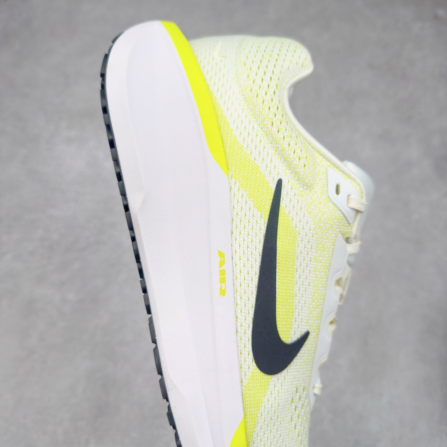 图片[6]-＃TG纯原 NK Winflo 11 舒适轻便低帮休闲跑步鞋 独家渠道 市面未流通批次 奥莱直播间499 599一样的东西 碾压市面现存所有版本 公司一样的东西 超值回馈 帮你省钱 拥有 Zoom Air 一如既往的稳定感和流畅感 鞋面采用工程网眼设计 为特定高热区域营造出色透气性 进一步增加鞋面的穿孔数量 让足部能够快速散热 中足搭配 Flywire 飞线 在高速运动时营造舒适稳定的贴合感 内置Zoon气垫加持 动力十足 尺码：36 36.5 37.5 38 38.5 39 40 40.5 41 42 42.5 43 44 44.5 45-选品中心