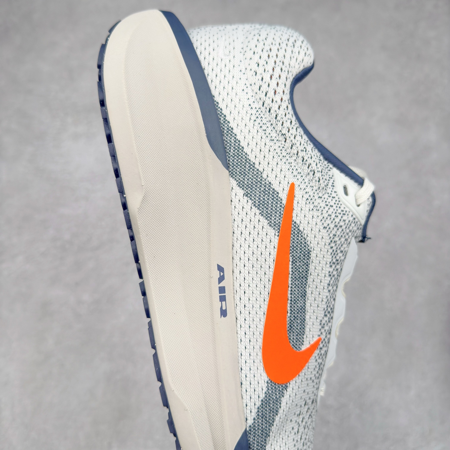 图片[6]-＃TG纯原 NK Winflo 11 舒适轻便低帮休闲跑步鞋 独家渠道 市面未流通批次 奥莱直播间499 599一样的东西 碾压市面现存所有版本 公司一样的东西 超值回馈 帮你省钱 拥有 Zoom Air 一如既往的稳定感和流畅感 鞋面采用工程网眼设计 为特定高热区域营造出色透气性 进一步增加鞋面的穿孔数量 让足部能够快速散热 中足搭配 Flywire 飞线 在高速运动时营造舒适稳定的贴合感 内置Zoon气垫加持 动力十足 尺码：36 36.5 37.5 38 38.5 39 40 40.5 41 42 42.5 43 44 44.5 45-选品中心