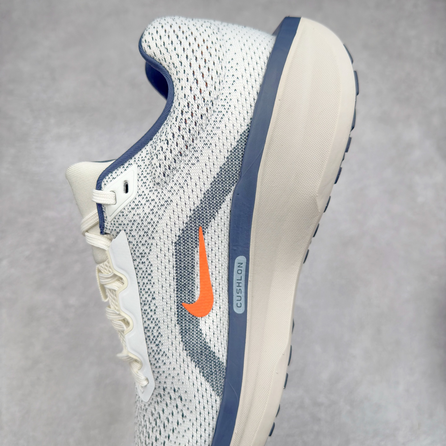 图片[7]-＃TG纯原 NK Winflo 11 舒适轻便低帮休闲跑步鞋 独家渠道 市面未流通批次 奥莱直播间499 599一样的东西 碾压市面现存所有版本 公司一样的东西 超值回馈 帮你省钱 拥有 Zoom Air 一如既往的稳定感和流畅感 鞋面采用工程网眼设计 为特定高热区域营造出色透气性 进一步增加鞋面的穿孔数量 让足部能够快速散热 中足搭配 Flywire 飞线 在高速运动时营造舒适稳定的贴合感 内置Zoon气垫加持 动力十足 尺码：36 36.5 37.5 38 38.5 39 40 40.5 41 42 42.5 43 44 44.5 45-选品中心