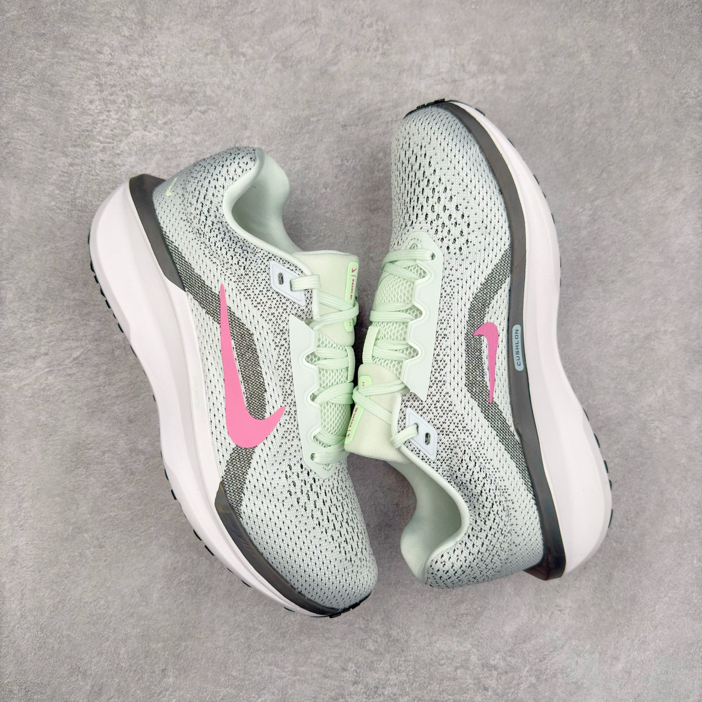 图片[3]-＃TG纯原 NK Winflo 11 舒适轻便低帮休闲跑步鞋 独家渠道 市面未流通批次 奥莱直播间499 599一样的东西 碾压市面现存所有版本 公司一样的东西 超值回馈 帮你省钱 拥有 Zoom Air 一如既往的稳定感和流畅感 鞋面采用工程网眼设计 为特定高热区域营造出色透气性 进一步增加鞋面的穿孔数量 让足部能够快速散热 中足搭配 Flywire 飞线 在高速运动时营造舒适稳定的贴合感 内置Zoon气垫加持 动力十足 尺码：36 36.5 37.5 38 38.5 39 40 40.5 41 42 42.5 43 44 44.5 45-选品中心