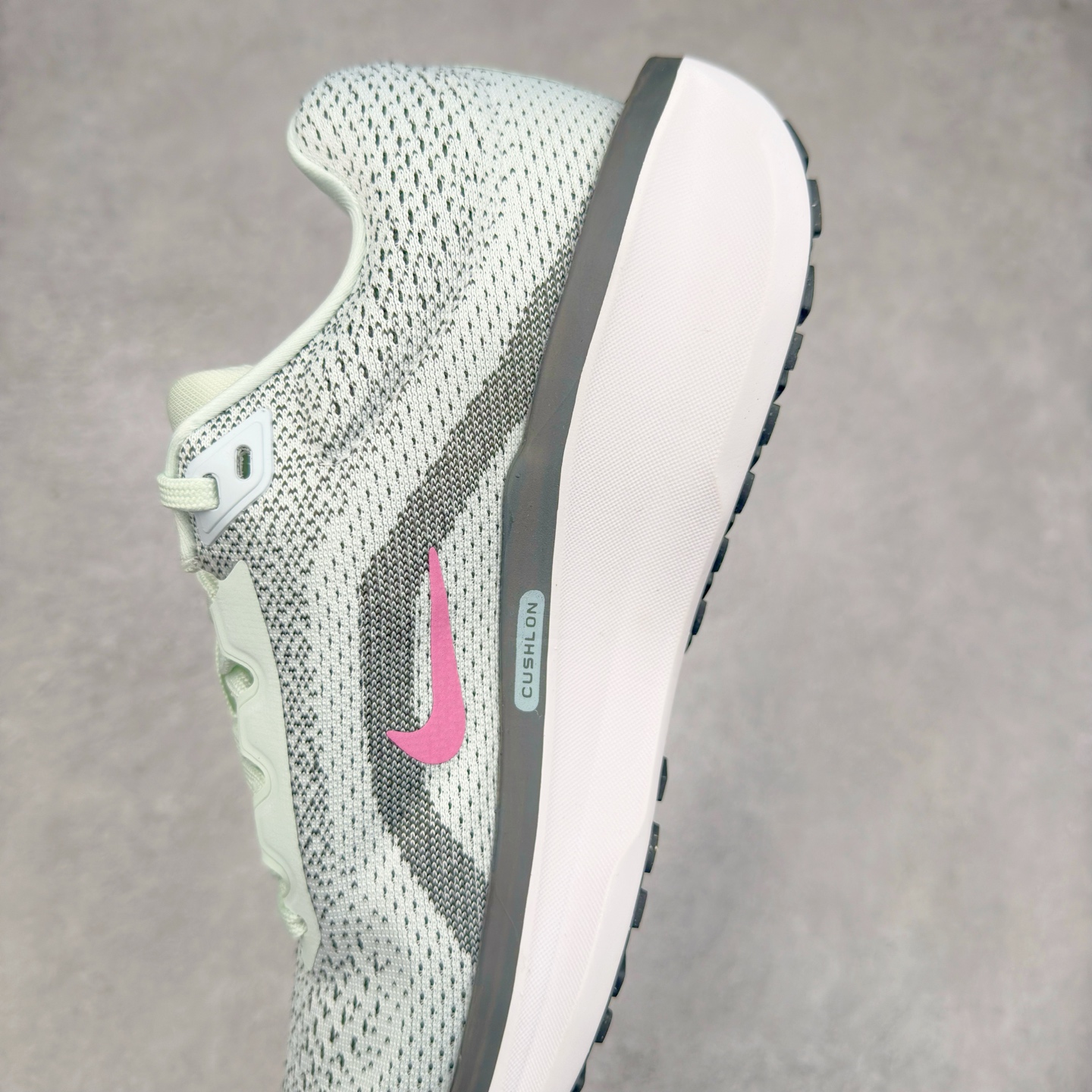 图片[7]-＃TG纯原 NK Winflo 11 舒适轻便低帮休闲跑步鞋 独家渠道 市面未流通批次 奥莱直播间499 599一样的东西 碾压市面现存所有版本 公司一样的东西 超值回馈 帮你省钱 拥有 Zoom Air 一如既往的稳定感和流畅感 鞋面采用工程网眼设计 为特定高热区域营造出色透气性 进一步增加鞋面的穿孔数量 让足部能够快速散热 中足搭配 Flywire 飞线 在高速运动时营造舒适稳定的贴合感 内置Zoon气垫加持 动力十足 尺码：36 36.5 37.5 38 38.5 39 40 40.5 41 42 42.5 43 44 44.5 45-选品中心