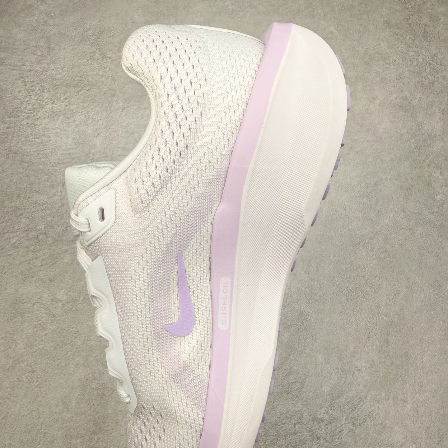 图片[7]-＃TG纯原 NK Winflo 11 舒适轻便低帮休闲跑步鞋 独家渠道 市面未流通批次 奥莱直播间499 599一样的东西 碾压市面现存所有版本 公司一样的东西 超值回馈 帮你省钱 拥有 Zoom Air 一如既往的稳定感和流畅感 鞋面采用工程网眼设计 为特定高热区域营造出色透气性 进一步增加鞋面的穿孔数量 让足部能够快速散热 中足搭配 Flywire 飞线 在高速运动时营造舒适稳定的贴合感 内置Zoon气垫加持 动力十足 尺码：36 36.5 37.5 38 38.5 39 40 40.5 41 42 42.5 43 44 44.5 45-选品中心