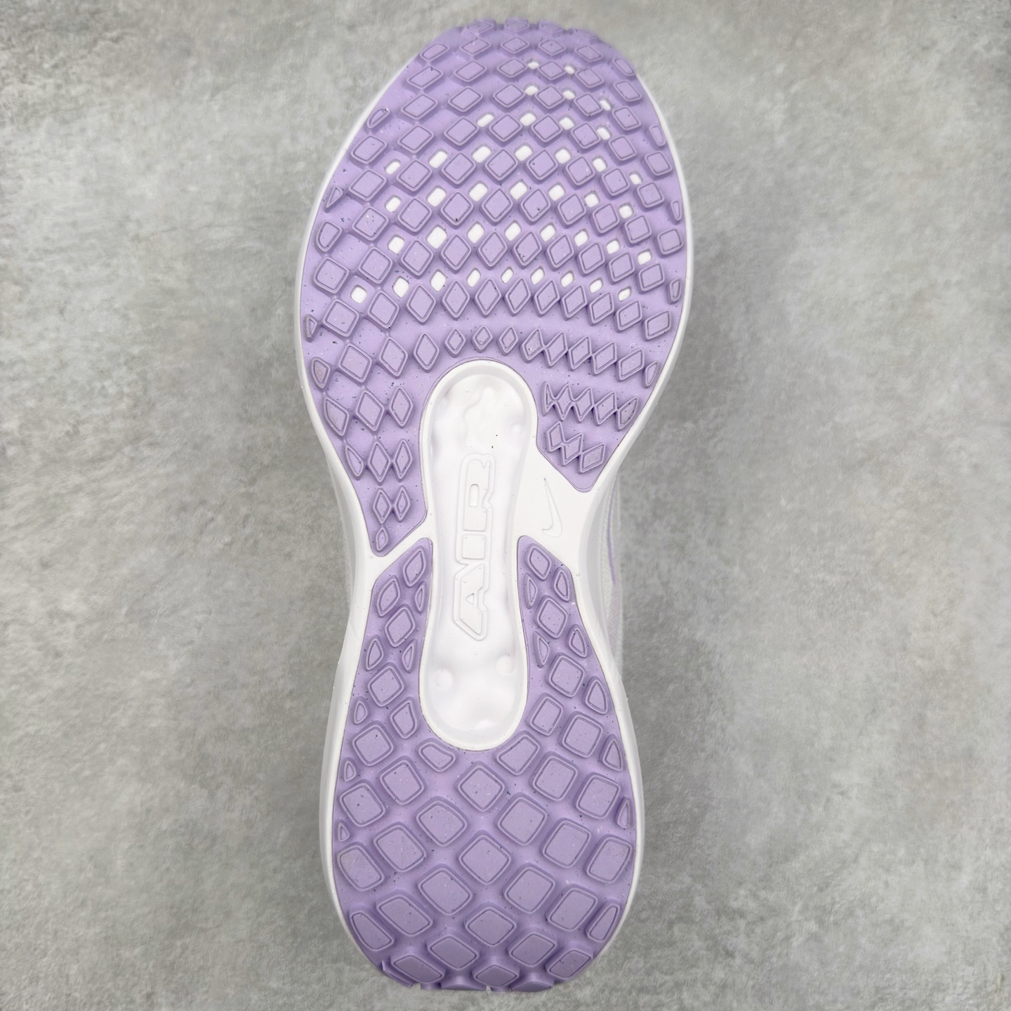 图片[9]-＃TG纯原 NK Winflo 11 舒适轻便低帮休闲跑步鞋 独家渠道 市面未流通批次 奥莱直播间499 599一样的东西 碾压市面现存所有版本 公司一样的东西 超值回馈 帮你省钱 拥有 Zoom Air 一如既往的稳定感和流畅感 鞋面采用工程网眼设计 为特定高热区域营造出色透气性 进一步增加鞋面的穿孔数量 让足部能够快速散热 中足搭配 Flywire 飞线 在高速运动时营造舒适稳定的贴合感 内置Zoon气垫加持 动力十足 尺码：36 36.5 37.5 38 38.5 39 40 40.5 41 42 42.5 43 44 44.5 45-选品中心