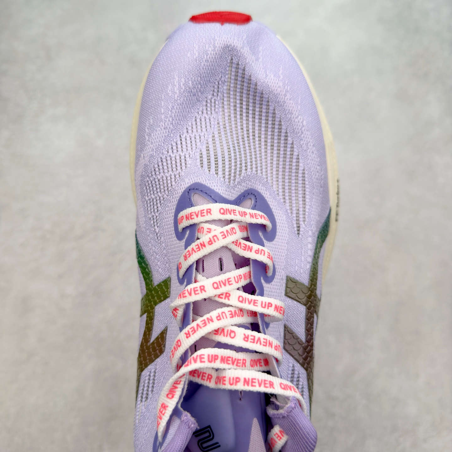 图片[4]-Asics Superblast 2 舒适百搭防滑耐磨低帮跑步鞋 ASICS（亚瑟士）是日本实业家鬼冢喜八郎创立的跑鞋运动品牌，名字想法源自著名的拉丁谚语“AnimaSana In Corpore Sano” ，意为“健全的精神寓于强健的体魄”。正如其名字的含义，ASICS亚瑟士一直坚信保持身体的健康与活力是打造健康快乐的生活方式的最佳途径。亚瑟士的跑鞋、篮球鞋等系列集专业与美貌于一身，拥有极高的热度。2016年，ASICS在“2016年日本最佳全球品牌”排行榜名列第17名。尺码：36 37.5 38 39 40 40.5 41.5 42 42.5 43.5 44 45-选品中心