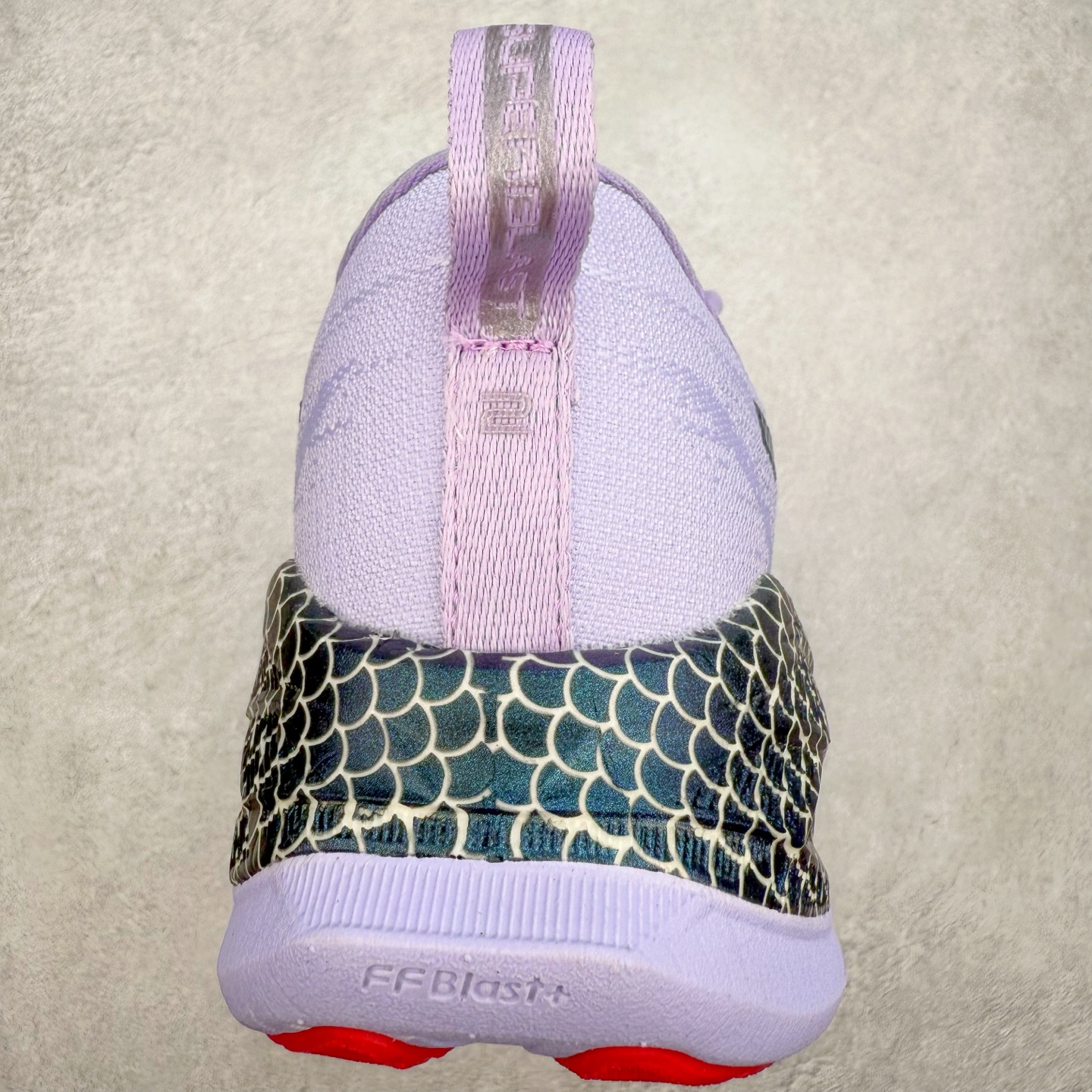 图片[8]-Asics Superblast 2 舒适百搭防滑耐磨低帮跑步鞋 ASICS（亚瑟士）是日本实业家鬼冢喜八郎创立的跑鞋运动品牌，名字想法源自著名的拉丁谚语“AnimaSana In Corpore Sano” ，意为“健全的精神寓于强健的体魄”。正如其名字的含义，ASICS亚瑟士一直坚信保持身体的健康与活力是打造健康快乐的生活方式的最佳途径。亚瑟士的跑鞋、篮球鞋等系列集专业与美貌于一身，拥有极高的热度。2016年，ASICS在“2016年日本最佳全球品牌”排行榜名列第17名。尺码：36 37.5 38 39 40 40.5 41.5 42 42.5 43.5 44 45-选品中心