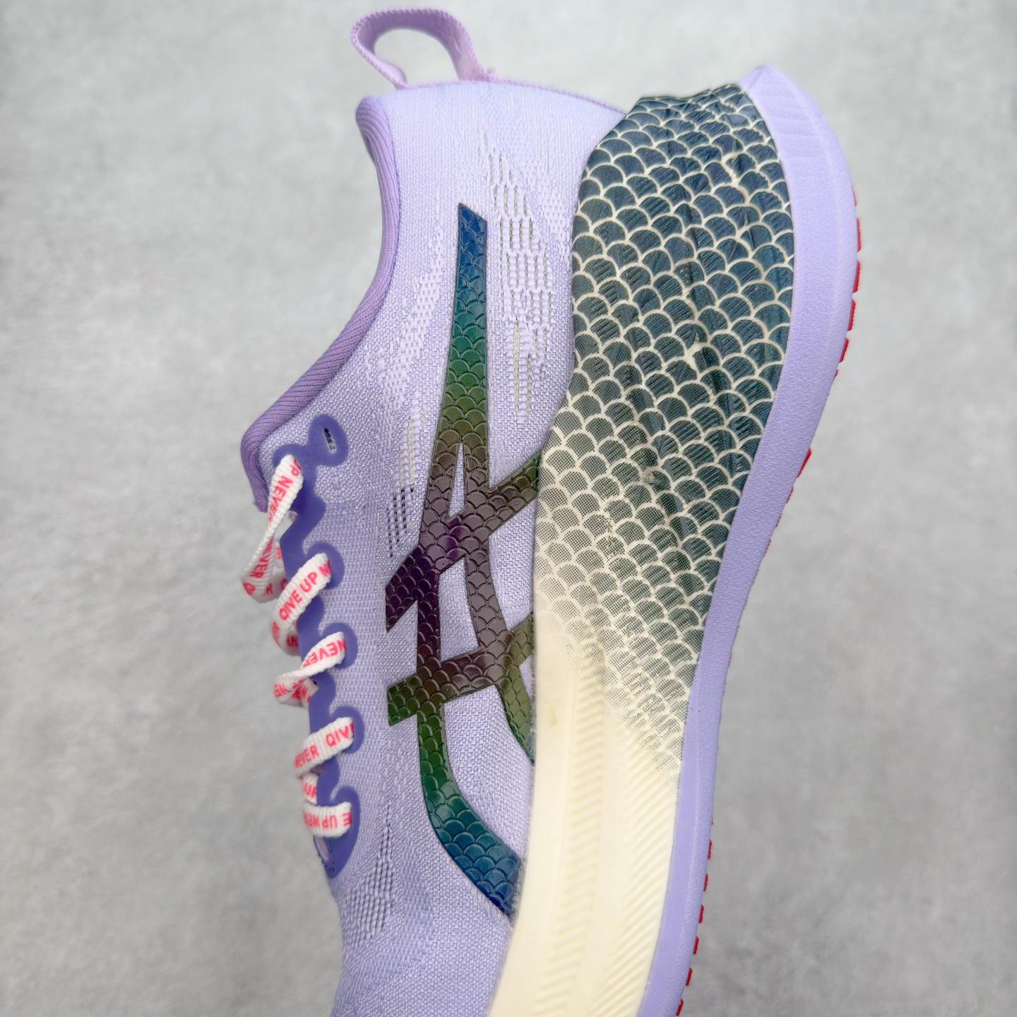 图片[7]-Asics Superblast 2 舒适百搭防滑耐磨低帮跑步鞋 ASICS（亚瑟士）是日本实业家鬼冢喜八郎创立的跑鞋运动品牌，名字想法源自著名的拉丁谚语“AnimaSana In Corpore Sano” ，意为“健全的精神寓于强健的体魄”。正如其名字的含义，ASICS亚瑟士一直坚信保持身体的健康与活力是打造健康快乐的生活方式的最佳途径。亚瑟士的跑鞋、篮球鞋等系列集专业与美貌于一身，拥有极高的热度。2016年，ASICS在“2016年日本最佳全球品牌”排行榜名列第17名。尺码：36 37.5 38 39 40 40.5 41.5 42 42.5 43.5 44 45-选品中心