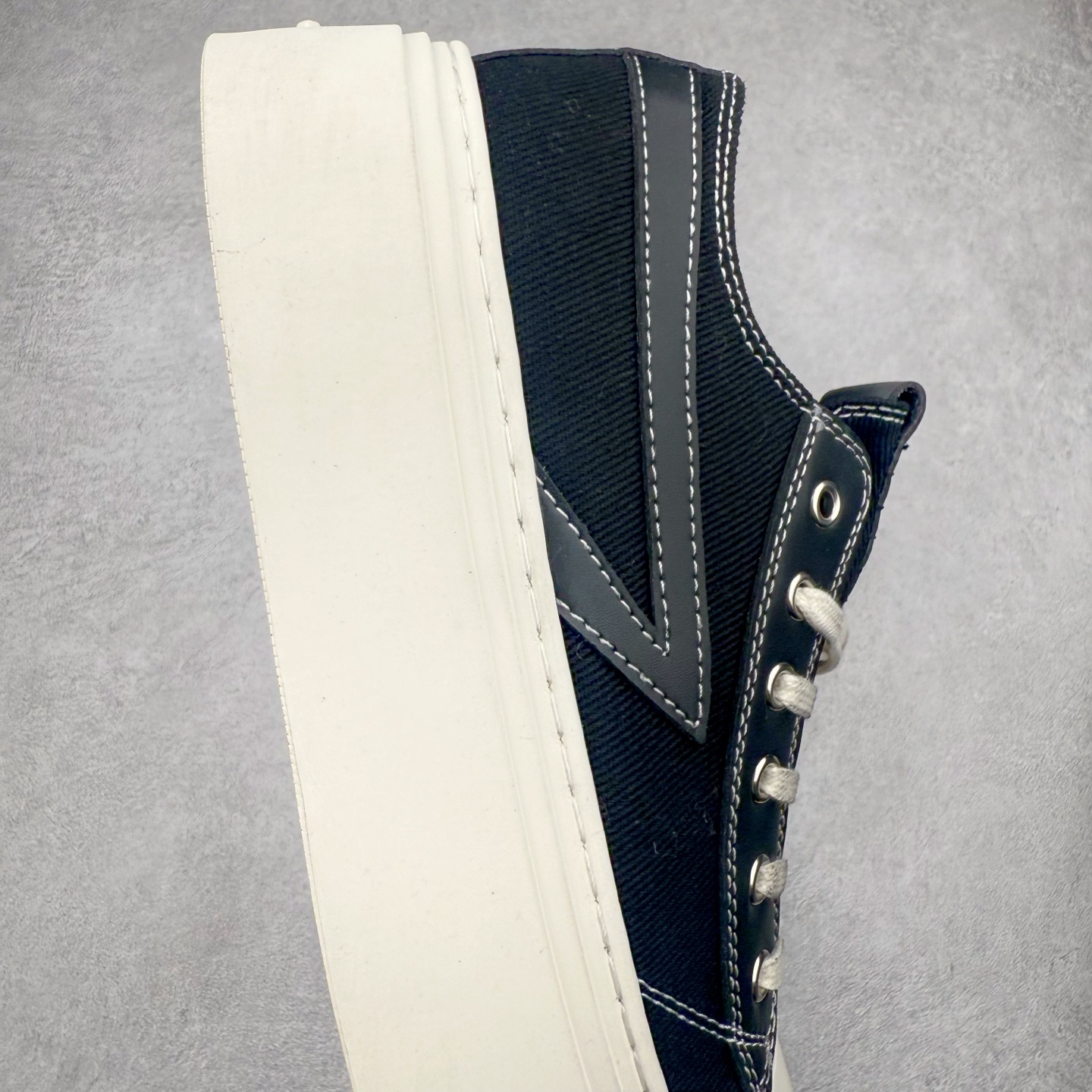 图片[6]-小红书穿搭爆款 国潮当红设计师品牌SMFK Garden Vintage Skate Low 花园系列低帮复古厚底十字花帆布休闲松糕做旧小脏板鞋 广东原产 采用棉质粗斜纹帆布洗旧磨损效果鞋面材质 外置轻量TR橡胶5.0cm厘米松糕大底 Z 尺码：35 36 37 38 39 40-选品中心