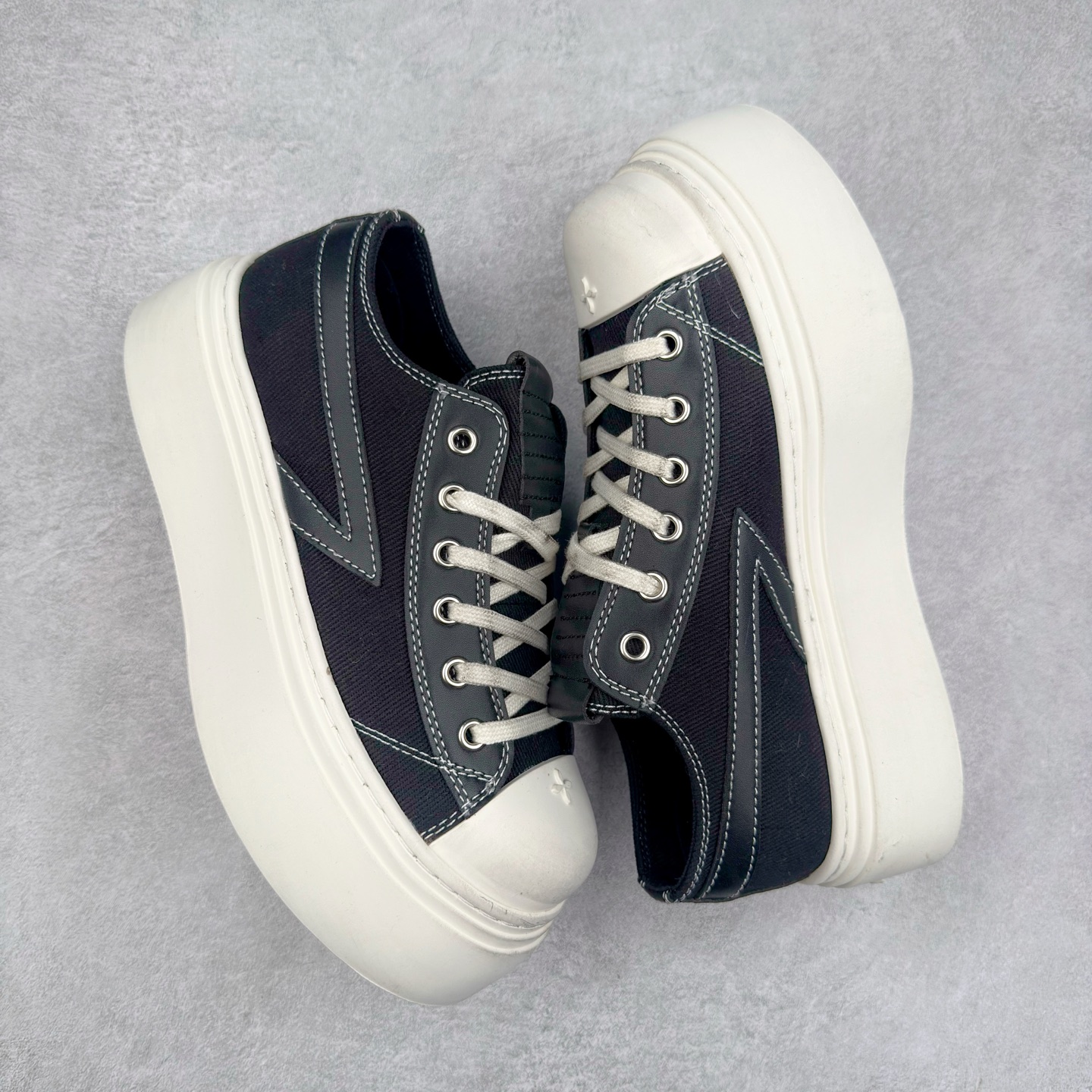 图片[3]-小红书穿搭爆款 国潮当红设计师品牌SMFK Garden Vintage Skate Low 花园系列低帮复古厚底十字花帆布休闲松糕做旧小脏板鞋 广东原产 采用棉质粗斜纹帆布洗旧磨损效果鞋面材质 外置轻量TR橡胶5.0cm厘米松糕大底 Z 尺码：35 36 37 38 39 40-选品中心