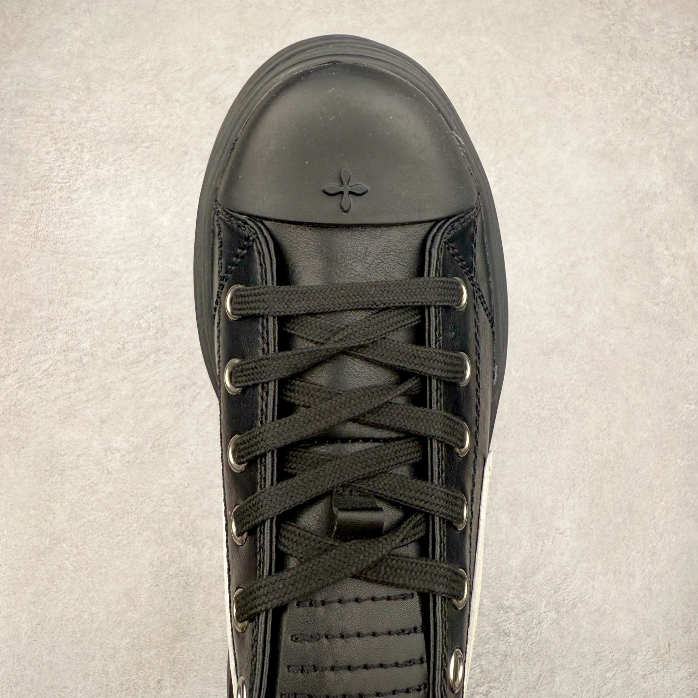 图片[4]-小红书穿搭爆款 国潮当红设计师品牌SMFK Garden Vintage Skate Low 花园系列低帮复古厚底十字花帆布休闲松糕做旧小脏板鞋 广东原产 采用棉质粗斜纹帆布洗旧磨损效果鞋面材质 外置轻量TR橡胶5.0cm厘米松糕大底 Z 尺码：35 36 37 38 39 40-选品中心