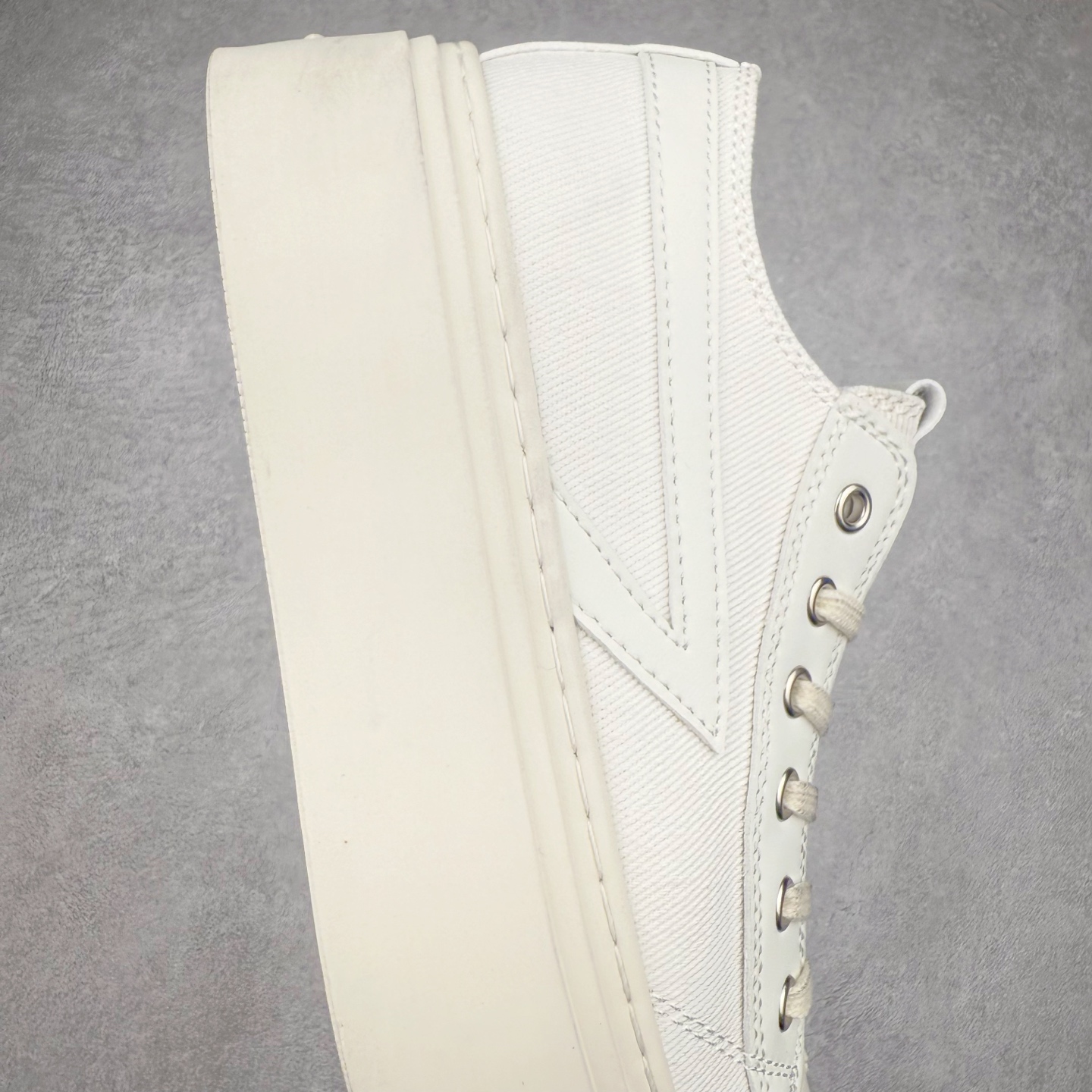 图片[6]-小红书穿搭爆款 国潮当红设计师品牌SMFK Garden Vintage Skate Low 花园系列低帮复古厚底十字花帆布休闲松糕做旧小脏板鞋 广东原产 采用棉质粗斜纹帆布洗旧磨损效果鞋面材质 外置轻量TR橡胶5.0cm厘米松糕大底 Z 尺码：35 36 37 38 39 40-选品中心