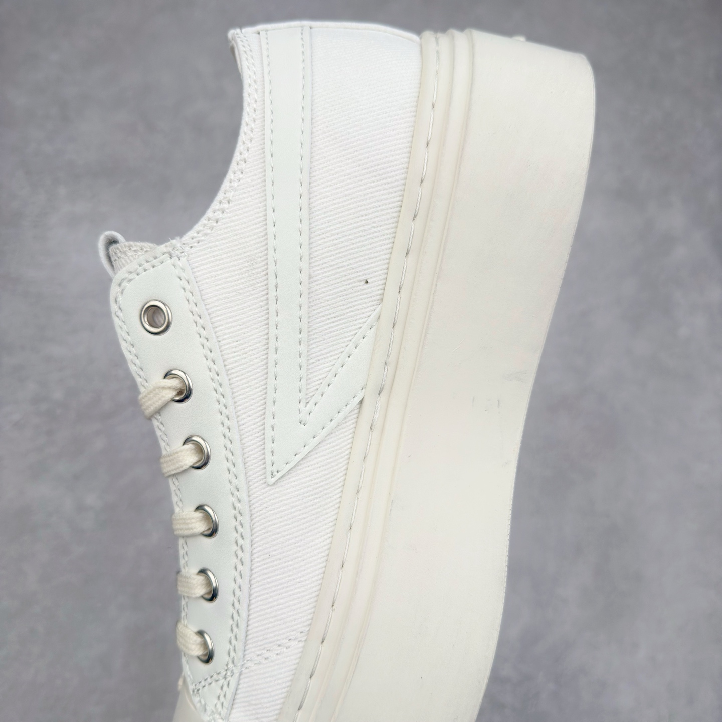 图片[7]-小红书穿搭爆款 国潮当红设计师品牌SMFK Garden Vintage Skate Low 花园系列低帮复古厚底十字花帆布休闲松糕做旧小脏板鞋 广东原产 采用棉质粗斜纹帆布洗旧磨损效果鞋面材质 外置轻量TR橡胶5.0cm厘米松糕大底 Z 尺码：35 36 37 38 39 40-选品中心