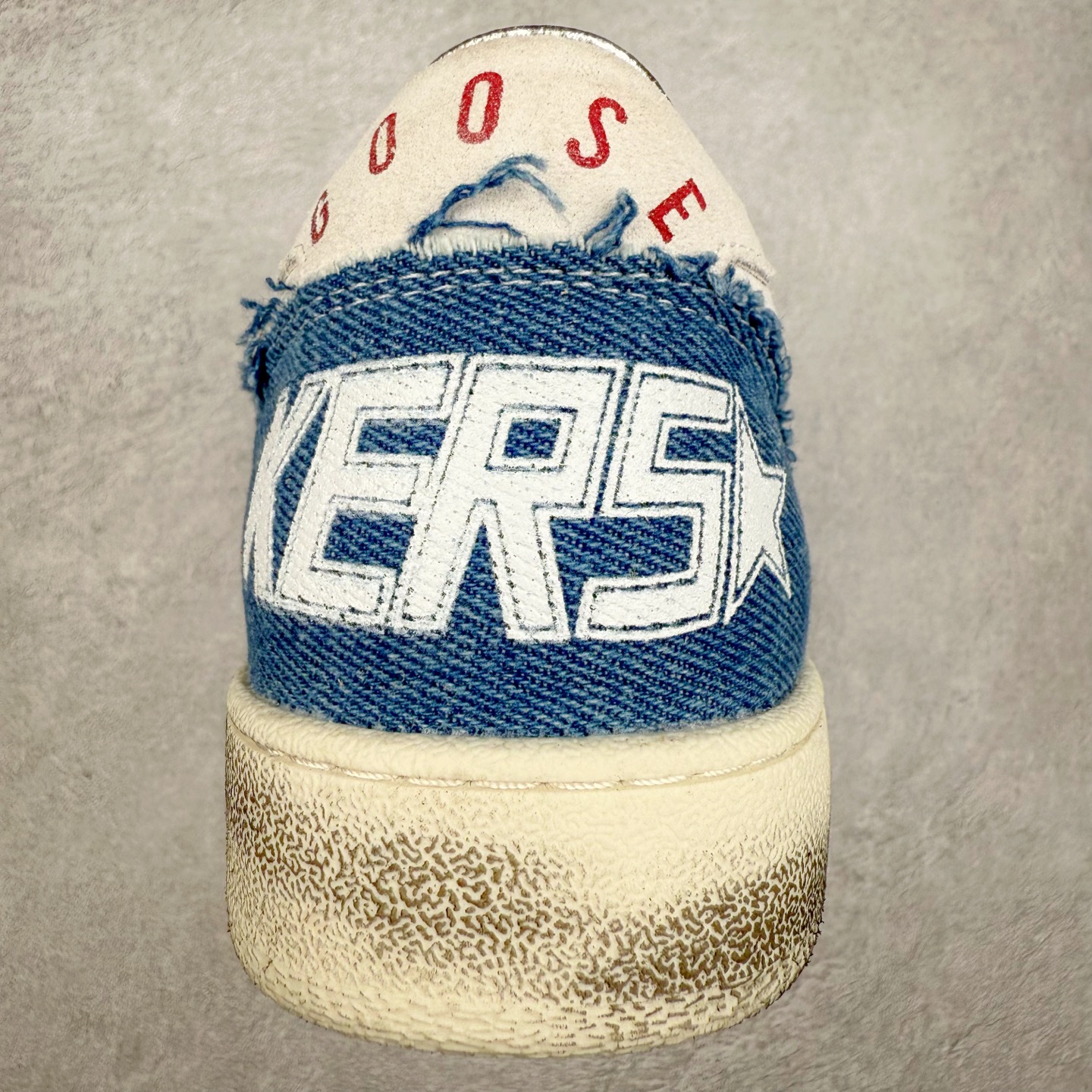 图片[8]-＃纯原 Golden Goose Super-Star GGDB 小脏鞋休闲时尚板鞋 设计有一种不修边幅的酷感 特意做旧彰显自由随性 百搭无挑剔 订制高端柔软皮革 纯手工制作压印Logo 手工刷洗上色打蜡 确保每一双鞋子的独一无二不管是版型还是材料和质感都已经大幅度的超越同市场其它版本 Super-Star运动鞋是Golden Goose的常绿植物 由于使用了创新的材料和饰面 它在每个季节都伴随着其系列 这款牛皮皮革模型的鞋跟饰有黑色皮革鞋跟 绒面革GGDB星星和金属宇样 标志性的复古外观 尺码：35/45-选品中心