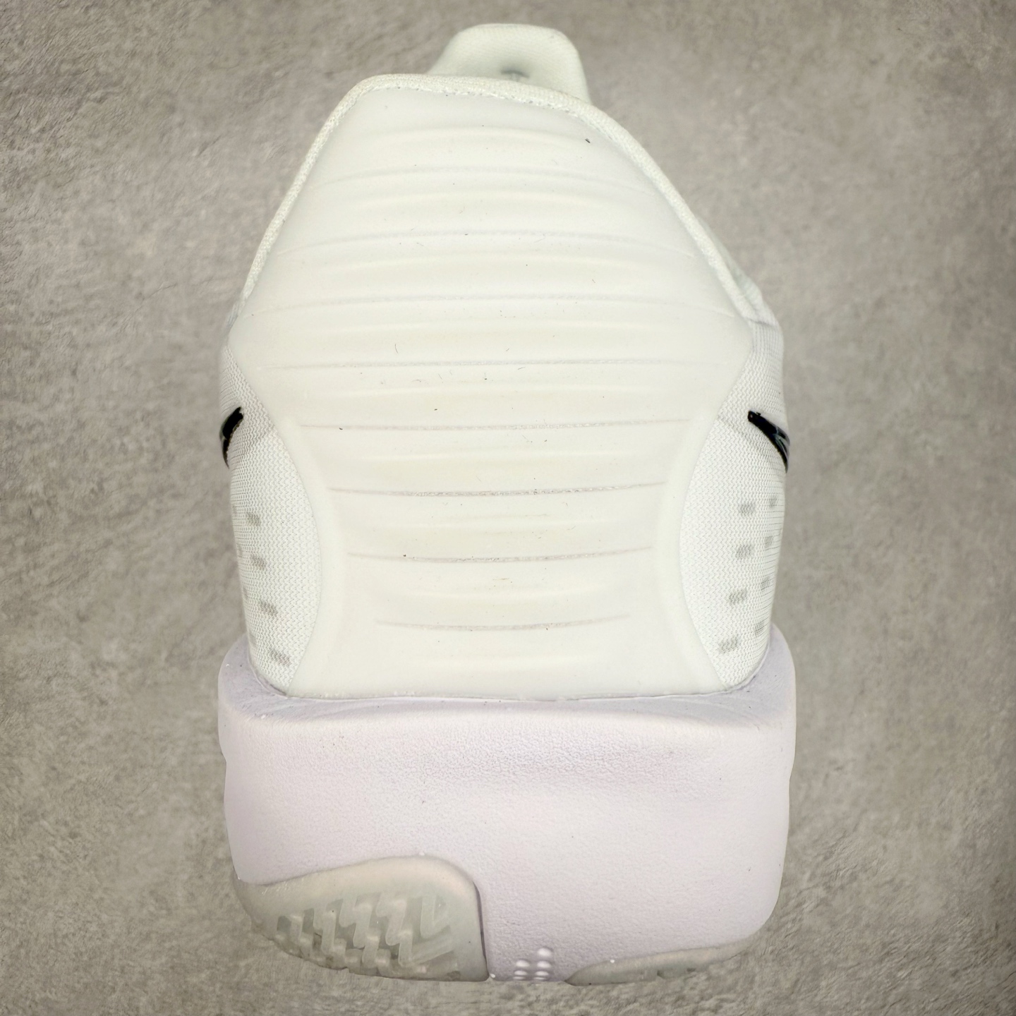 图片[8]-NK G.T. Cut 3.0 Trubo EP GT3代实战篮球鞋 HV9919-101 该鞋款采用出众回弹设计 为切入、转向和移步篮筐提供出色的能量回馈 回弹性能带来弹力充沛的迈步体验 助你爆发疾速 全掌型 ZoomX 泡绵 缔造弹力出众的轻盈迈步体验 助你在比赛升温时能够急速快攻 驰骋全场 鞋面绳线与鞋带相结合 有助稳固前足 后跟搭配加垫鞋口 为脚踝营造舒适稳固感受 全掌型 ZoomX 泡绵 能够带来出众的能量回馈 前足外侧采用精巧塑料覆面 在瞬间爆发时提供稳固脚感 尺码：39 40 40.5 41 42 42.5 43 44 44.5 45 46-选品中心