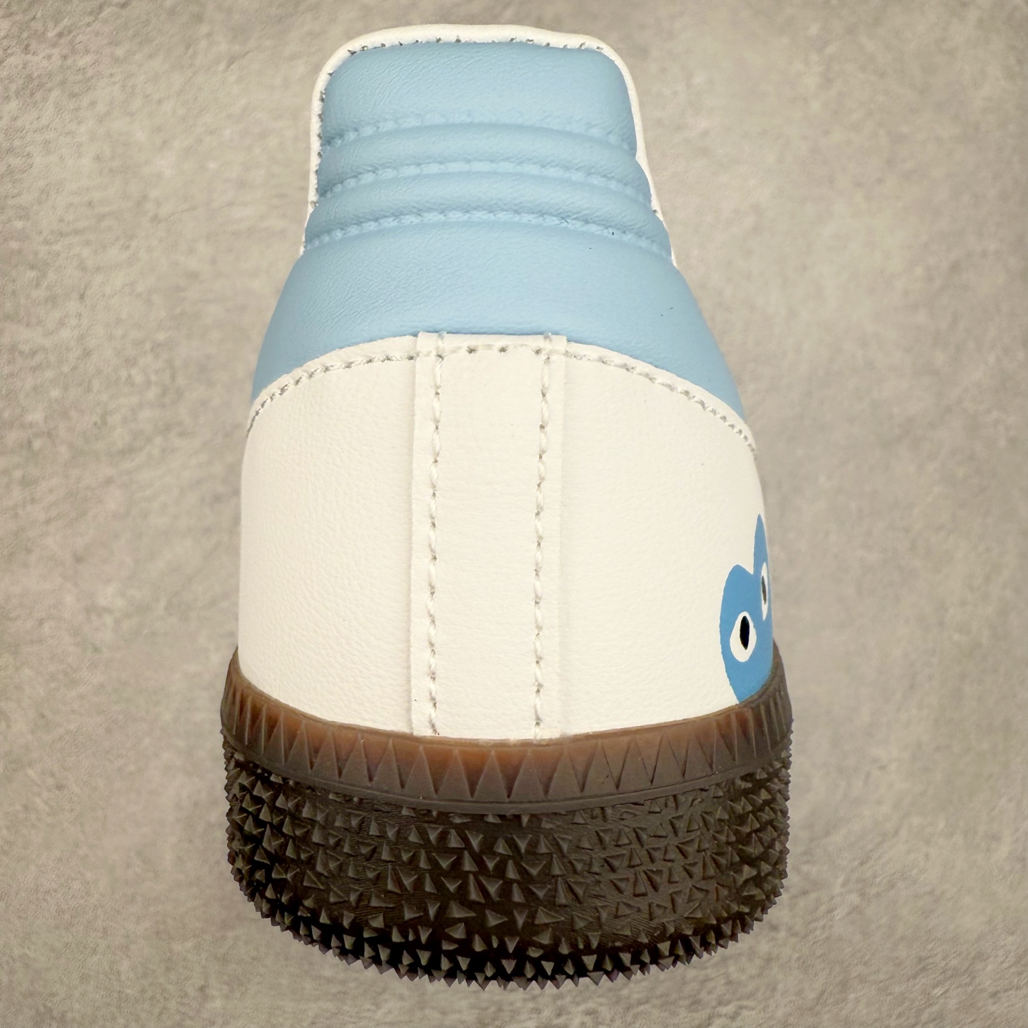 图片[8]-AD Original Samba OG 复古经典轻便板鞋 FW2413 这款桑巴鞋展示了高质量的工艺 带有装饰的超锁缝制和无缝的手感 柔软、柔软的皮革造型和标志性的3条纹完成了精致的外观 正规合身鞋带 鞋面上有绒面鞋垫 橡胶鞋底 享受正畸套筒软感 自50年代首次亮相以来就一直在赢得粉丝的青睐 尺码：36 36.5 37.5 38 38.5 39 40 40.5 41 42 42.5 43 44 44.5 45-选品中心