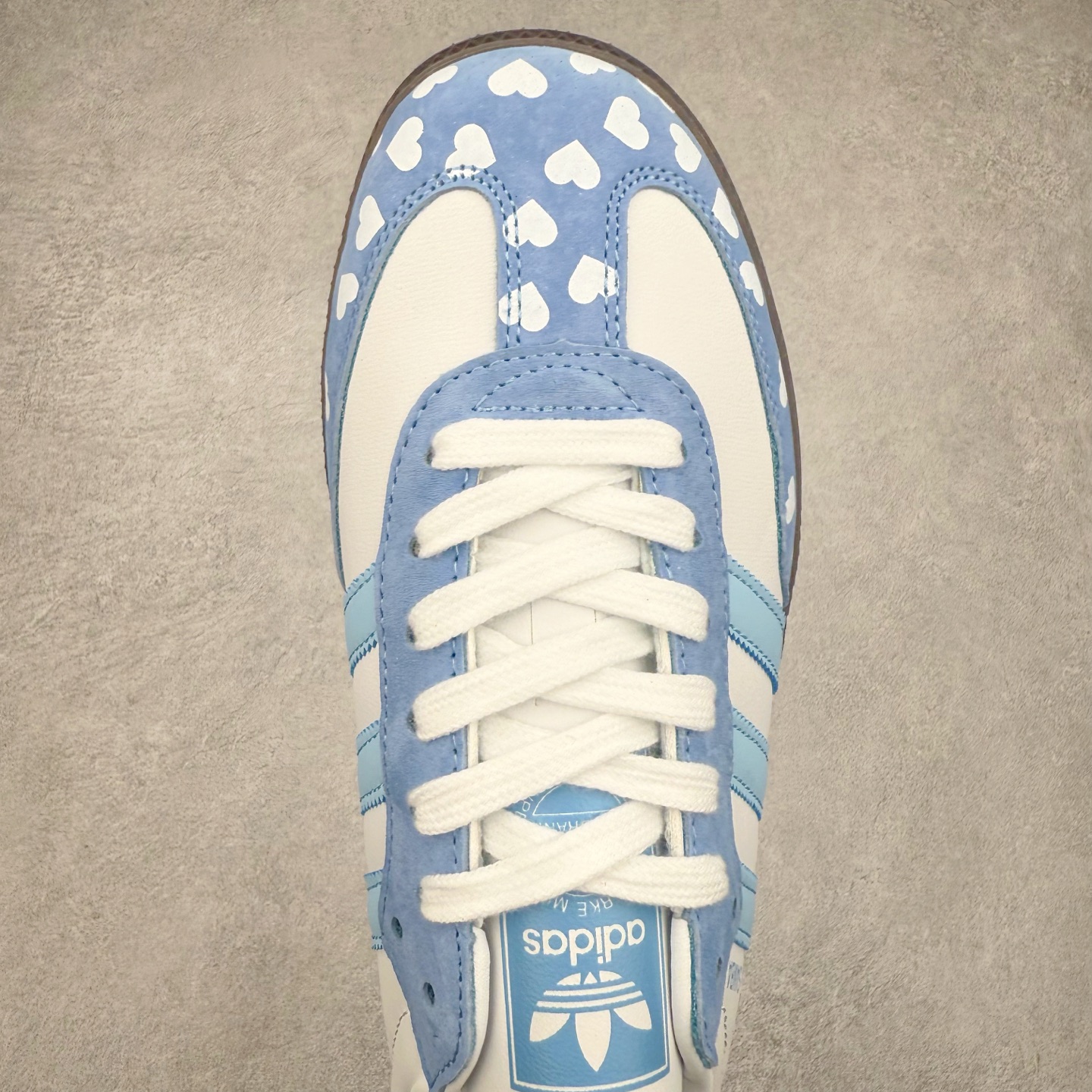 图片[4]-AD Original Samba OG 复古经典轻便板鞋 FW2413 这款桑巴鞋展示了高质量的工艺 带有装饰的超锁缝制和无缝的手感 柔软、柔软的皮革造型和标志性的3条纹完成了精致的外观 正规合身鞋带 鞋面上有绒面鞋垫 橡胶鞋底 享受正畸套筒软感 自50年代首次亮相以来就一直在赢得粉丝的青睐 尺码：36 36.5 37.5 38 38.5 39 40 40.5 41 42 42.5 43 44 44.5 45-选品中心