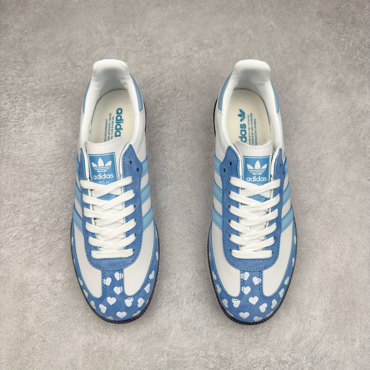 图片[2]-AD Original Samba OG 复古经典轻便板鞋 FW2413 这款桑巴鞋展示了高质量的工艺 带有装饰的超锁缝制和无缝的手感 柔软、柔软的皮革造型和标志性的3条纹完成了精致的外观 正规合身鞋带 鞋面上有绒面鞋垫 橡胶鞋底 享受正畸套筒软感 自50年代首次亮相以来就一直在赢得粉丝的青睐 尺码：36 36.5 37.5 38 38.5 39 40 40.5 41 42 42.5 43 44 44.5 45-选品中心