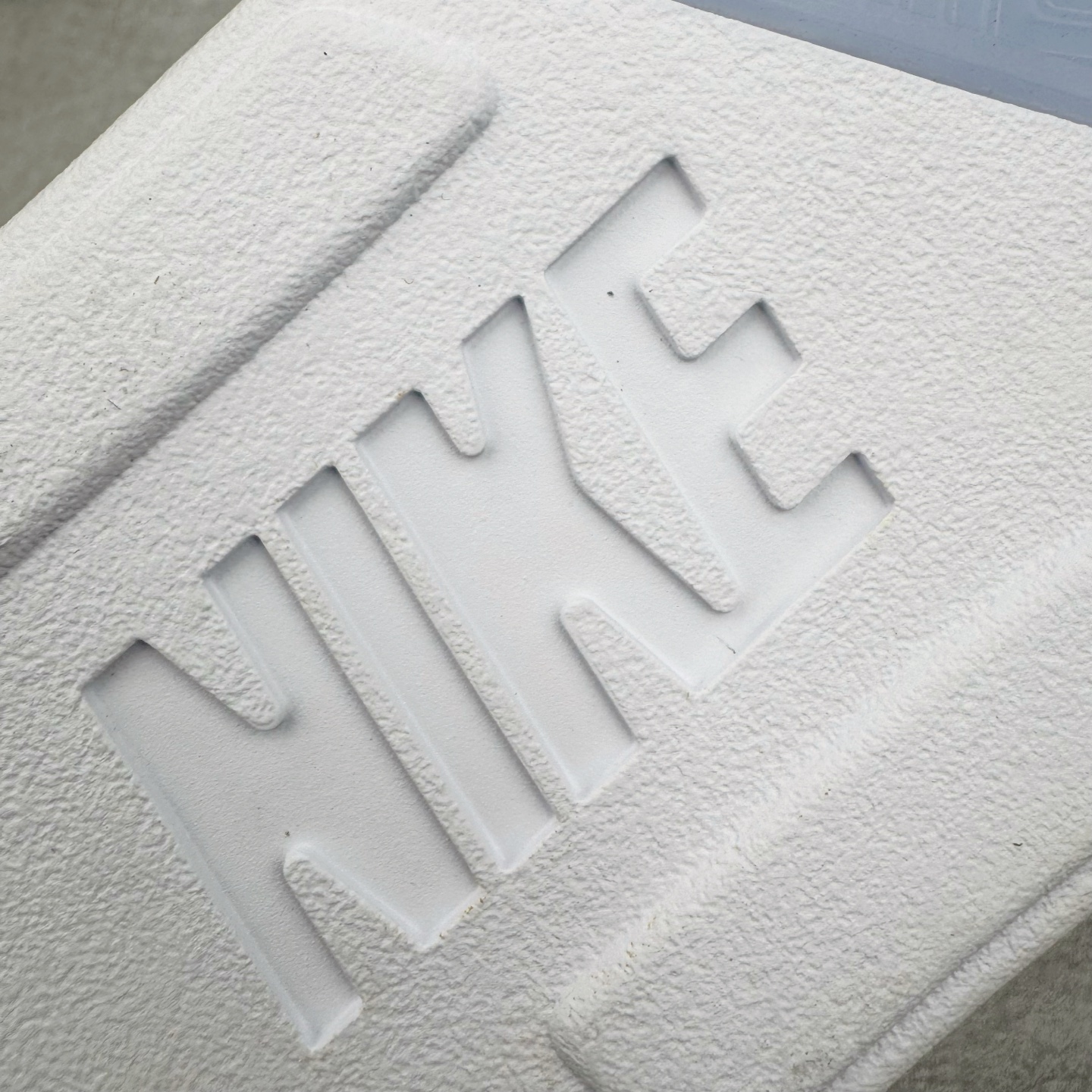 图片[19]-＃PK纯原 Air Jordan AJ5 OG “Grape” 白紫色 HQ7978-100 SZ原厂全套原楦原纸板磨具开发 原厂皮料加持 原厂港宝加持定型后跟R度完美 同源原厂电绣 飞人针数密度立体效果一致 原厂拉帮手法 原厂配置纸衬高频鞋盒 原厂指令配双鞋带 原厂TPU网格鞋带扣 超高鞋面清洁度 最高QC检验标准 控制溢胶瑕疵 到手可放心比对发售原鞋 上脚百分百充正驾驭 尺码：40 40.5 41 42 42.5 43 44 44.5 45 46 47.5-选品中心