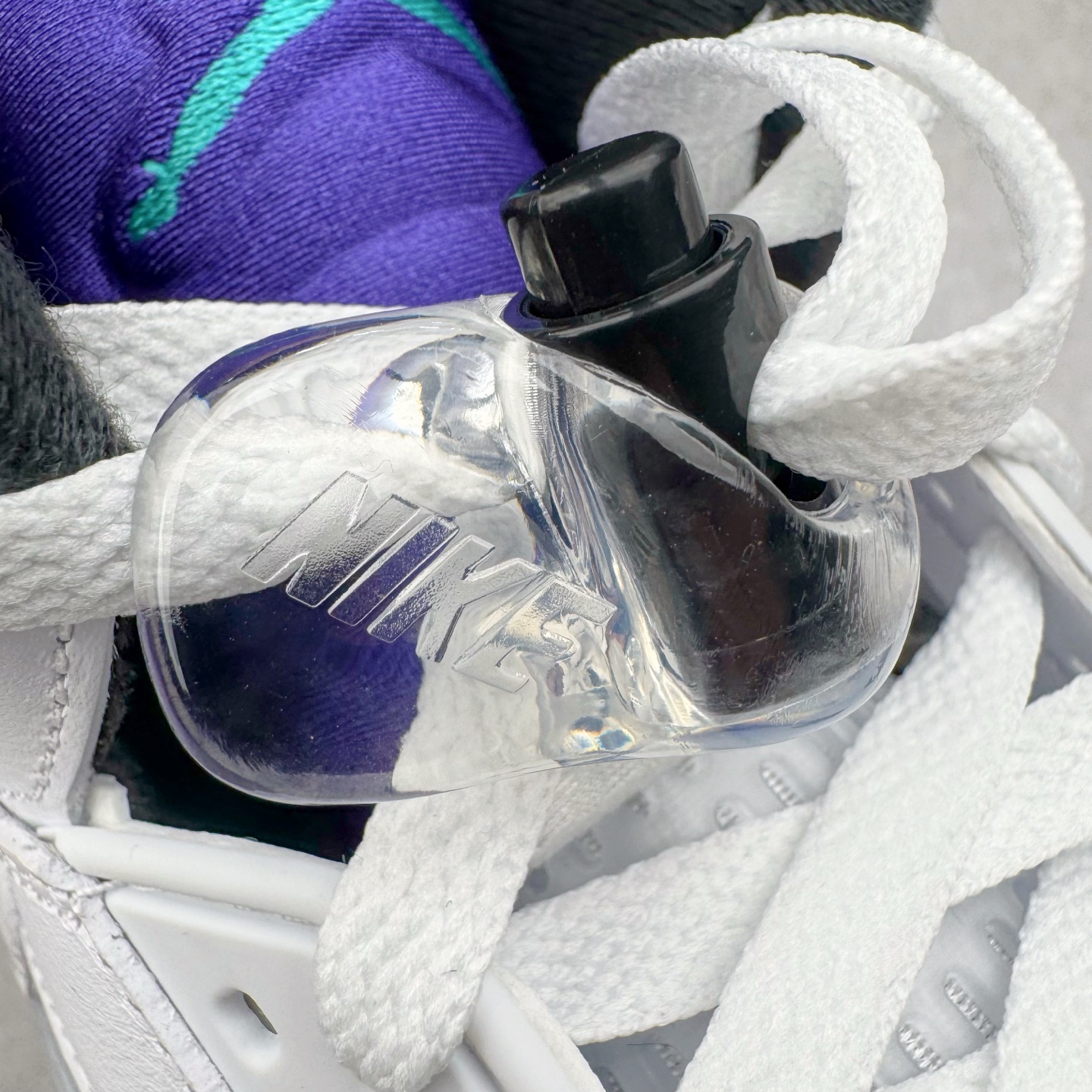 图片[12]-＃PK纯原 Air Jordan AJ5 OG “Grape” 白紫色 HQ7978-100 SZ原厂全套原楦原纸板磨具开发 原厂皮料加持 原厂港宝加持定型后跟R度完美 同源原厂电绣 飞人针数密度立体效果一致 原厂拉帮手法 原厂配置纸衬高频鞋盒 原厂指令配双鞋带 原厂TPU网格鞋带扣 超高鞋面清洁度 最高QC检验标准 控制溢胶瑕疵 到手可放心比对发售原鞋 上脚百分百充正驾驭 尺码：40 40.5 41 42 42.5 43 44 44.5 45 46 47.5-选品中心