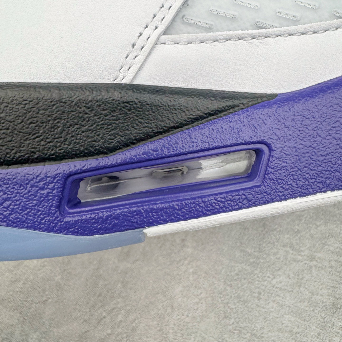 图片[17]-＃PK纯原 Air Jordan AJ5 OG “Grape” 白紫色 HQ7978-100 SZ原厂全套原楦原纸板磨具开发 原厂皮料加持 原厂港宝加持定型后跟R度完美 同源原厂电绣 飞人针数密度立体效果一致 原厂拉帮手法 原厂配置纸衬高频鞋盒 原厂指令配双鞋带 原厂TPU网格鞋带扣 超高鞋面清洁度 最高QC检验标准 控制溢胶瑕疵 到手可放心比对发售原鞋 上脚百分百充正驾驭 尺码：40 40.5 41 42 42.5 43 44 44.5 45 46 47.5-选品中心
