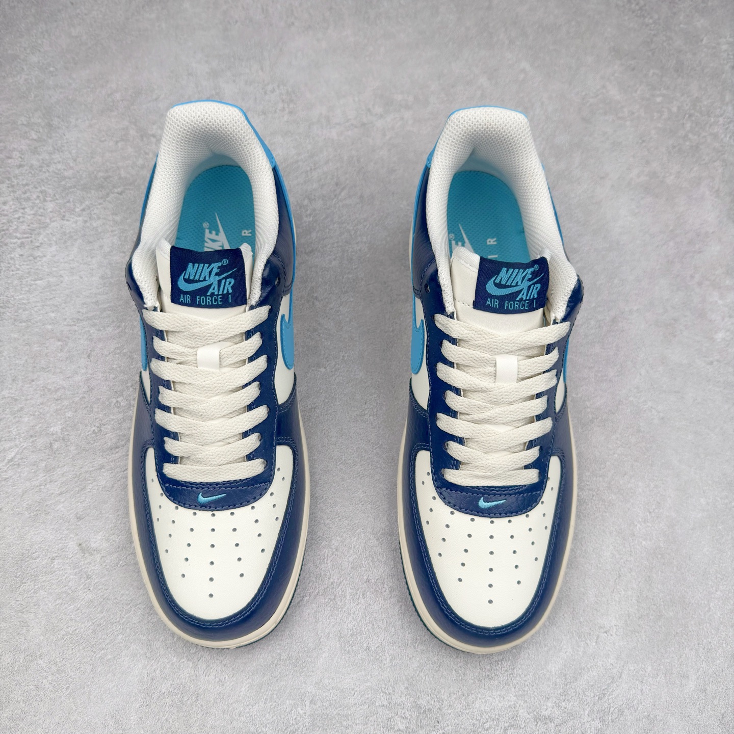 图片[2]-＃XT纯原 NK Air Force 1´07 Low 空军一号低帮百搭休闲运动板鞋 HJ9291-478 顶级批次 2022全新楦头鞋型 鱼鳞大底 历时开发三个月 清洁度完美 二维码鞋标 内置芯片及solo气垫 大底高度及其弧度依照正品 钢印 logo刺绣 鞋口弧度 鞋头长度 鞋面冲孔 鞋垫背胶及钢印 完美鞋型对比正品 每一处都是细节满满 柔软、弹性十足的缓震性能和出色的中底设计 横跨复古与现代的外型结合 造就出风靡全球 三十多年的Force 1 直到今天还深受青睐 实拍调校N版已经零色差零失真 百分百还原实物色彩所见即所得 不存在货不对板色差等低级问题 选购参考实物拍摄 不混卖不参货 只用心做好货严格选品 承诺混一赔十 尺码：36 36.5 37.5 38 38.5 39 40 40.5 41 42 42.5 43 44 44.5 45-选品中心