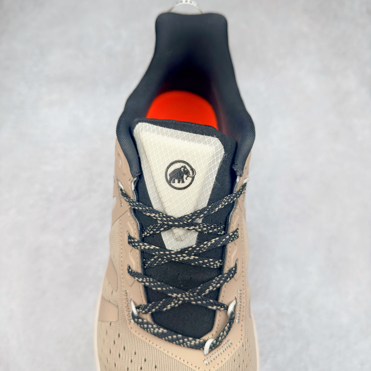 图片[5]-MAMMUT猛犸象 Hueco Knit 2 登山靴多功能鞋履 独立私模 顶级复刻百分百还原# 应用BASE FIT 2.0专利技术 拥有优越的抓地力、护趾力和运动缓冲功能 可折叠鞋跟 透气针织鞋面 适合春夏与初秋季节的设计 即刻\\\”履\\\”行出发 尺码：36 36.5 37.5 38 38.5 39 40 40.5 41 42 42.5 43 44 44.5 45 46-选品中心