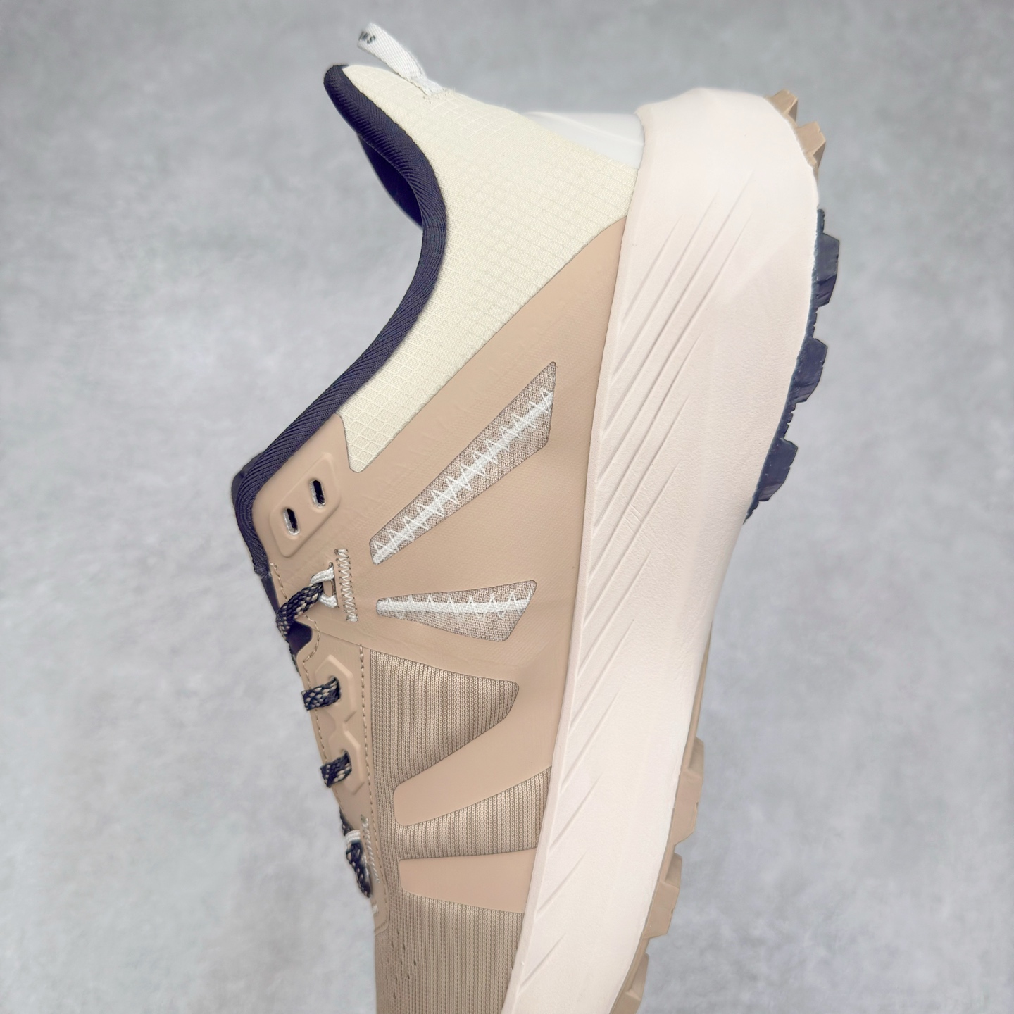 图片[7]-MAMMUT猛犸象 Hueco Knit 2 登山靴多功能鞋履 独立私模 顶级复刻百分百还原# 应用BASE FIT 2.0专利技术 拥有优越的抓地力、护趾力和运动缓冲功能 可折叠鞋跟 透气针织鞋面 适合春夏与初秋季节的设计 即刻\\\”履\\\”行出发 尺码：36 36.5 37.5 38 38.5 39 40 40.5 41 42 42.5 43 44 44.5 45 46-选品中心