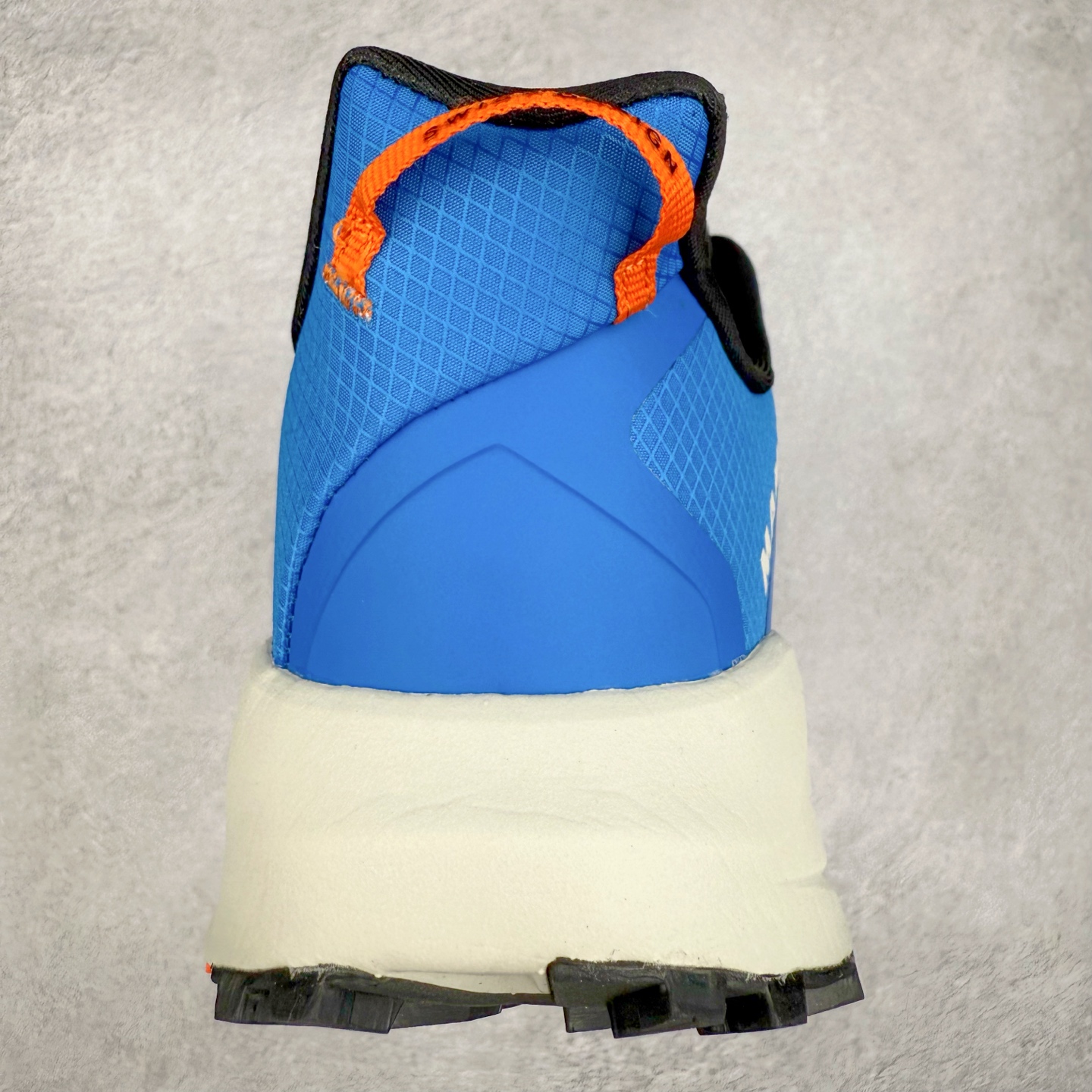 图片[8]-MAMMUT猛犸象 Hueco Knit 2 登山靴多功能鞋履 独立私模 顶级复刻百分百还原# 应用BASE FIT 2.0专利技术 拥有优越的抓地力、护趾力和运动缓冲功能 可折叠鞋跟 透气针织鞋面 适合春夏与初秋季节的设计 即刻\\\”履\\\”行出发 尺码：36 36.5 37.5 38 38.5 39 40 40.5 41 42 42.5 43 44 44.5 45 46-选品中心