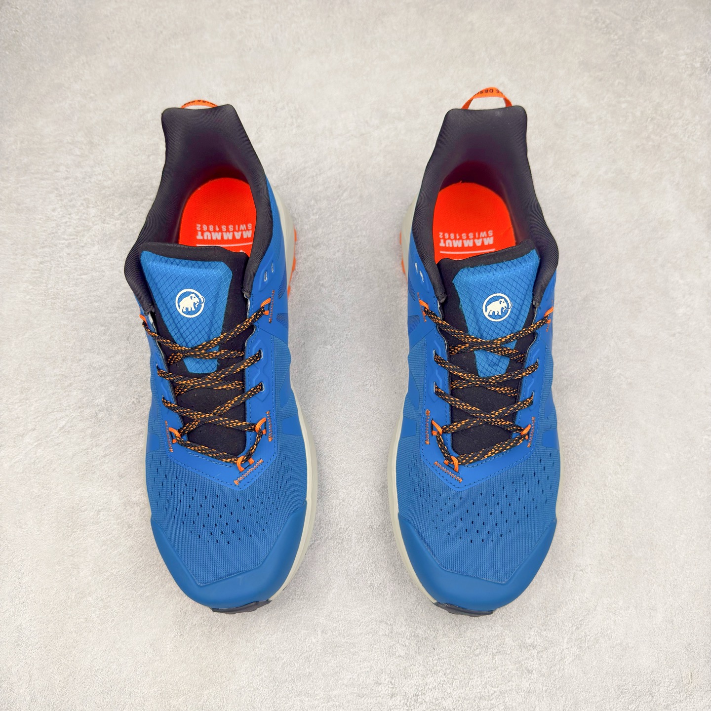 图片[2]-MAMMUT猛犸象 Hueco Knit 2 登山靴多功能鞋履 独立私模 顶级复刻百分百还原# 应用BASE FIT 2.0专利技术 拥有优越的抓地力、护趾力和运动缓冲功能 可折叠鞋跟 透气针织鞋面 适合春夏与初秋季节的设计 即刻\\\”履\\\”行出发 尺码：36 36.5 37.5 38 38.5 39 40 40.5 41 42 42.5 43 44 44.5 45 46-选品中心