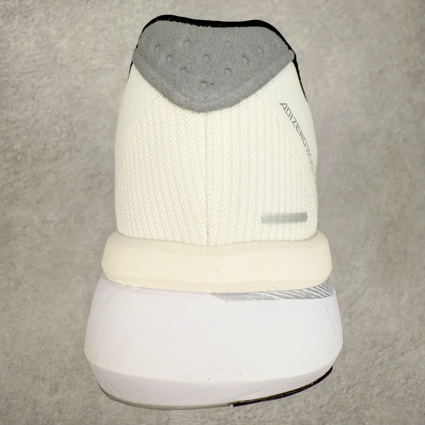 图片[8]-AD Adizero Boston 13 夏季透气网眼竞速跑鞋 JS4791 融合Lightstrike和Lightstrike Pro技术 采用乙烯/乙酸乙烯酯(EVA)材质 打造舒适中底 含ENERGYROD能量碳柱 旨在为步伐添活力 尺码：36 36.5 37 38 38.5 39 40 40.5 41 42 42.5 43 44 44.5 45-选品中心