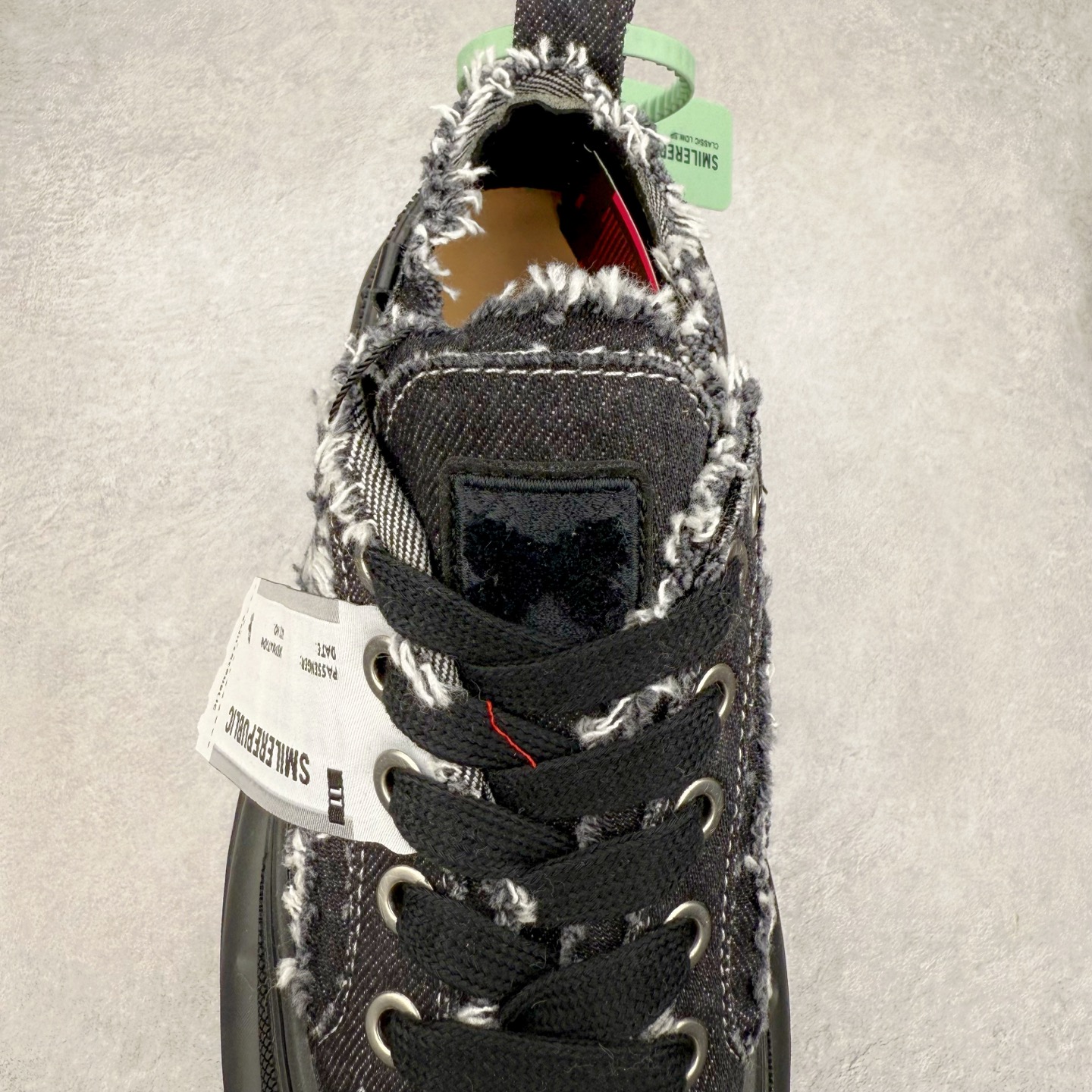 图片[5]-SMILEREPUBLIC 檀健次 老爹鞋2.0系列重磅来袭🔥🔥🔥采用了 水洗布 TPU贴盒大底厚底7cm大底轻盈又增高💯#SMILEREPUBLIC三周年#SMILEQUEEN#开口笑二代#厚底鞋#偏要高调#我的厚米鞋 三个色 黑白 全黑 全白 厚底软得像是自带弹簧，鞋型把整条腿衬得特别秀气，配中筒袜瞬间变身学院少女，，感觉脖子以下全是腿 ✅ 小红书爆款 李昀锐、于文文、大鹏、痞幼、苏醒、刘畊宏老师等～众多明星纷纷上脚👟尺码：35 36 37 38 39 40 41 42 43 44 45-选品中心