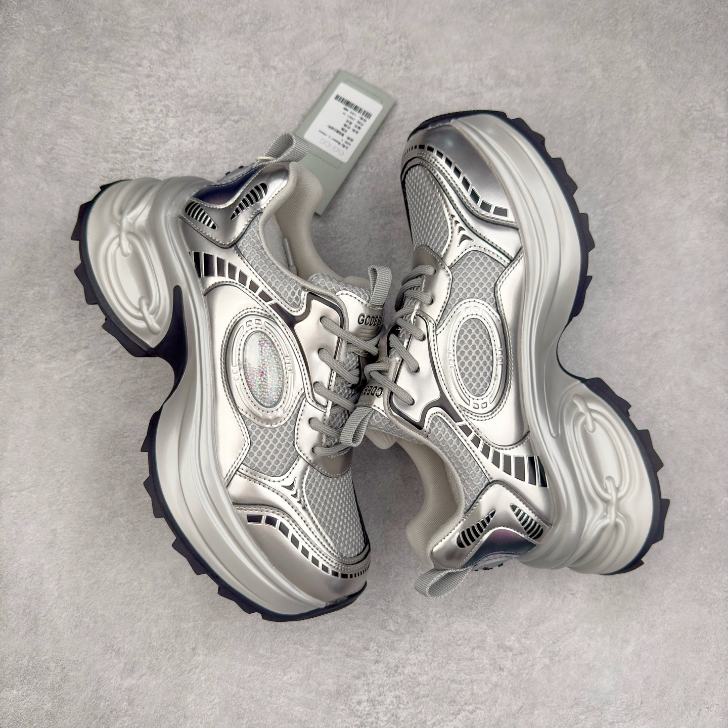 图片[3]-GG-CC赵露思2025新款厚底增高休闲运动老爹鞋系列 广东大厂出品 7CM厚底增高 星河粒子 银白粉色 银角大王 完美细节 25ss春季新款厚底增高 大长腿 时髦look轻松定格 不费力展现率性氛围 高档银盒 酷帅机能风不规则设计大底 拼色造型设计 轻便舒适百搭 GGCC银白配色好温柔 三层组合月牙底 柔软有弹性的月牙底和增加舒适度显腿长的7cm增高 长时间走路和站立都不累脚舒适度和少女感 厚底增高 不管怎么搭都好看~尺码：35 36 37 38 39 40-选品中心