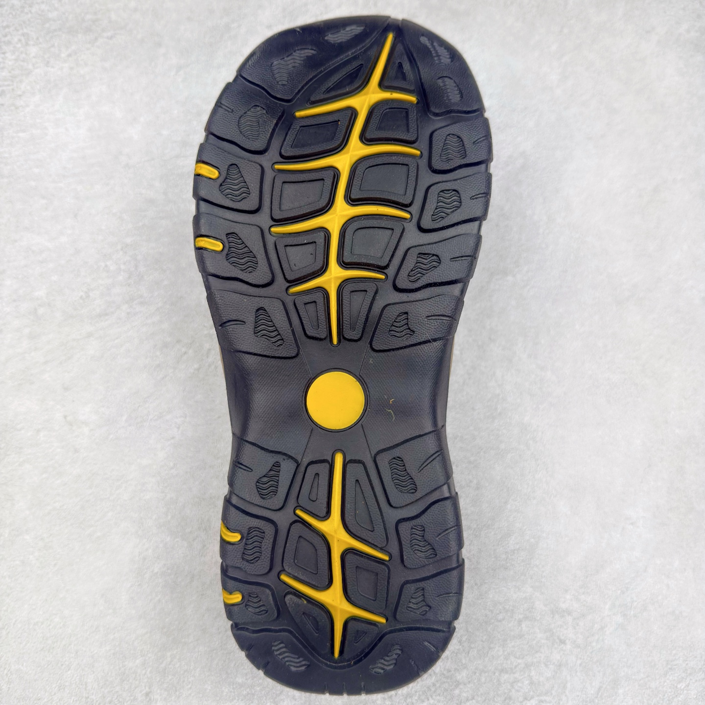 图片[9]-ECCO爱步包头凉鞋男款 25年新户外运动舒适沙滩鞋凉鞋 越野系列 牛皮鞋面，纹理自然，柔韧耐穿 内设有透气网布 尽享舒适体验 便捷抽绳魔术贴设计 可自由调节松紧，方便穿脱 柔软易弯折 带来舒适脚感 橡胶大底，适应多种地形 强劲抓地力 防滑耐磨 舒适休闲 随享假日 尺码：38 39 40 41 42 43 44 45（皮鞋码）-选品中心