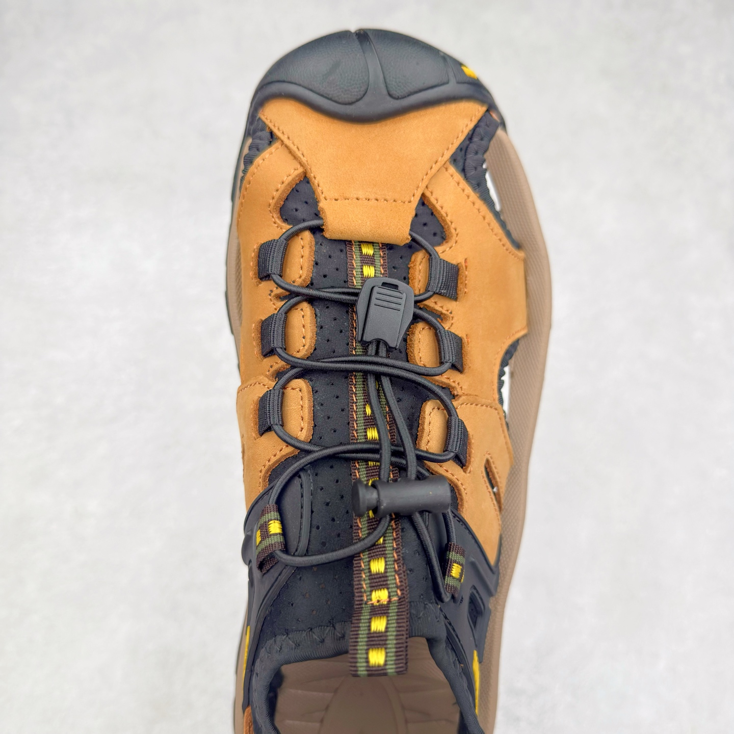 图片[4]-ECCO爱步包头凉鞋男款 25年新户外运动舒适沙滩鞋凉鞋 越野系列 牛皮鞋面，纹理自然，柔韧耐穿 内设有透气网布 尽享舒适体验 便捷抽绳魔术贴设计 可自由调节松紧，方便穿脱 柔软易弯折 带来舒适脚感 橡胶大底，适应多种地形 强劲抓地力 防滑耐磨 舒适休闲 随享假日 尺码：38 39 40 41 42 43 44 45（皮鞋码）-选品中心