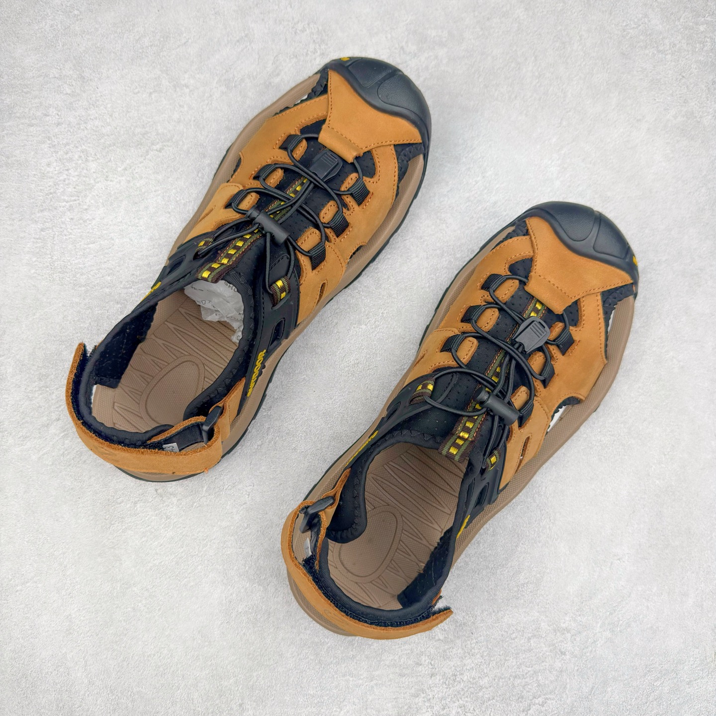 图片[3]-ECCO爱步包头凉鞋男款 25年新户外运动舒适沙滩鞋凉鞋 越野系列 牛皮鞋面，纹理自然，柔韧耐穿 内设有透气网布 尽享舒适体验 便捷抽绳魔术贴设计 可自由调节松紧，方便穿脱 柔软易弯折 带来舒适脚感 橡胶大底，适应多种地形 强劲抓地力 防滑耐磨 舒适休闲 随享假日 尺码：38 39 40 41 42 43 44 45（皮鞋码）-选品中心