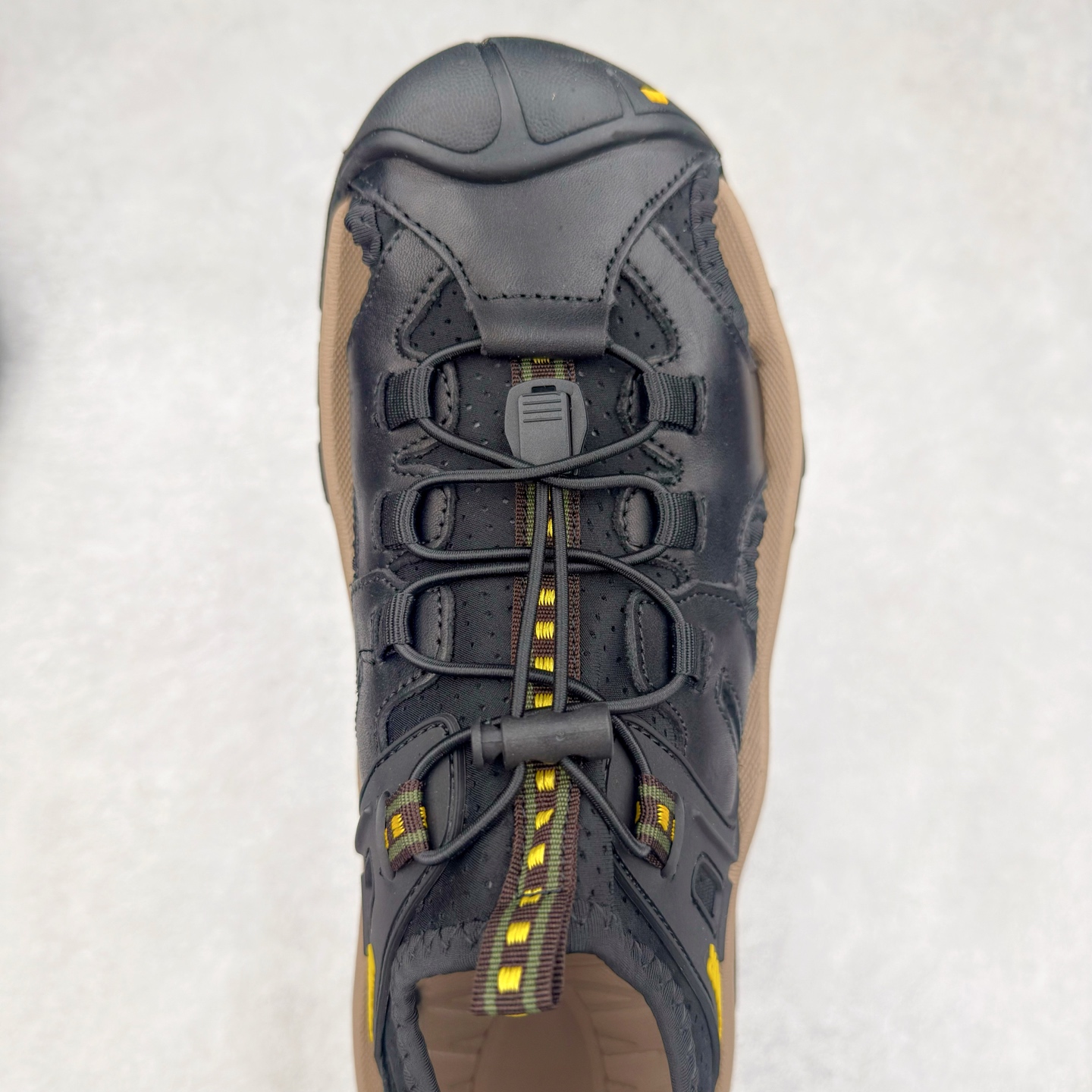 图片[4]-ECCO爱步包头凉鞋男款 25年新户外运动舒适沙滩鞋凉鞋 越野系列 牛皮鞋面，纹理自然，柔韧耐穿 内设有透气网布 尽享舒适体验 便捷抽绳魔术贴设计 可自由调节松紧，方便穿脱 柔软易弯折 带来舒适脚感 橡胶大底，适应多种地形 强劲抓地力 防滑耐磨 舒适休闲 随享假日 尺码：38 39 40 41 42 43 44 45（皮鞋码）-选品中心