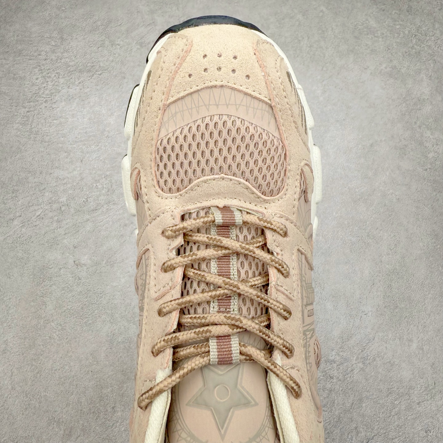 图片[4]-Dior Chrono 迪奥圆头系带 生活休闲运动跑鞋 选用优质材料 精细制作 经典设计 展现优雅气质 舒适脚感 轻松穿梭 适合各种场合 彰显魅力 品味与舒适兼得 演绎自信自然 步履间散发迷人韵味 展现独特风采 尺码：36 37 38 39 40 41 42 43 44 45-选品中心