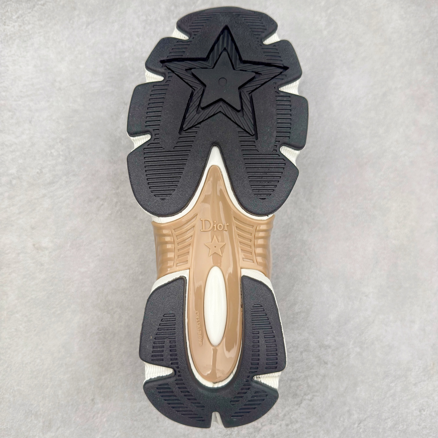 图片[9]-Dior Chrono 迪奥圆头系带 生活休闲运动跑鞋 选用优质材料 精细制作 经典设计 展现优雅气质 舒适脚感 轻松穿梭 适合各种场合 彰显魅力 品味与舒适兼得 演绎自信自然 步履间散发迷人韵味 展现独特风采 尺码：36 37 38 39 40 41 42 43 44 45-选品中心