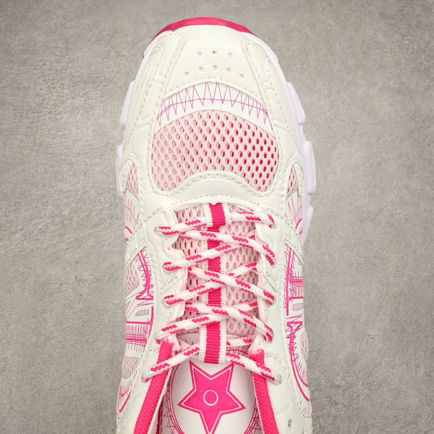 图片[4]-Dior Chrono 迪奥圆头系带 生活休闲运动跑鞋 选用优质材料 精细制作 经典设计 展现优雅气质 舒适脚感 轻松穿梭 适合各种场合 彰显魅力 品味与舒适兼得 演绎自信自然 步履间散发迷人韵味 展现独特风采 尺码：36 37 38 39 40 41 42 43 44 45-选品中心