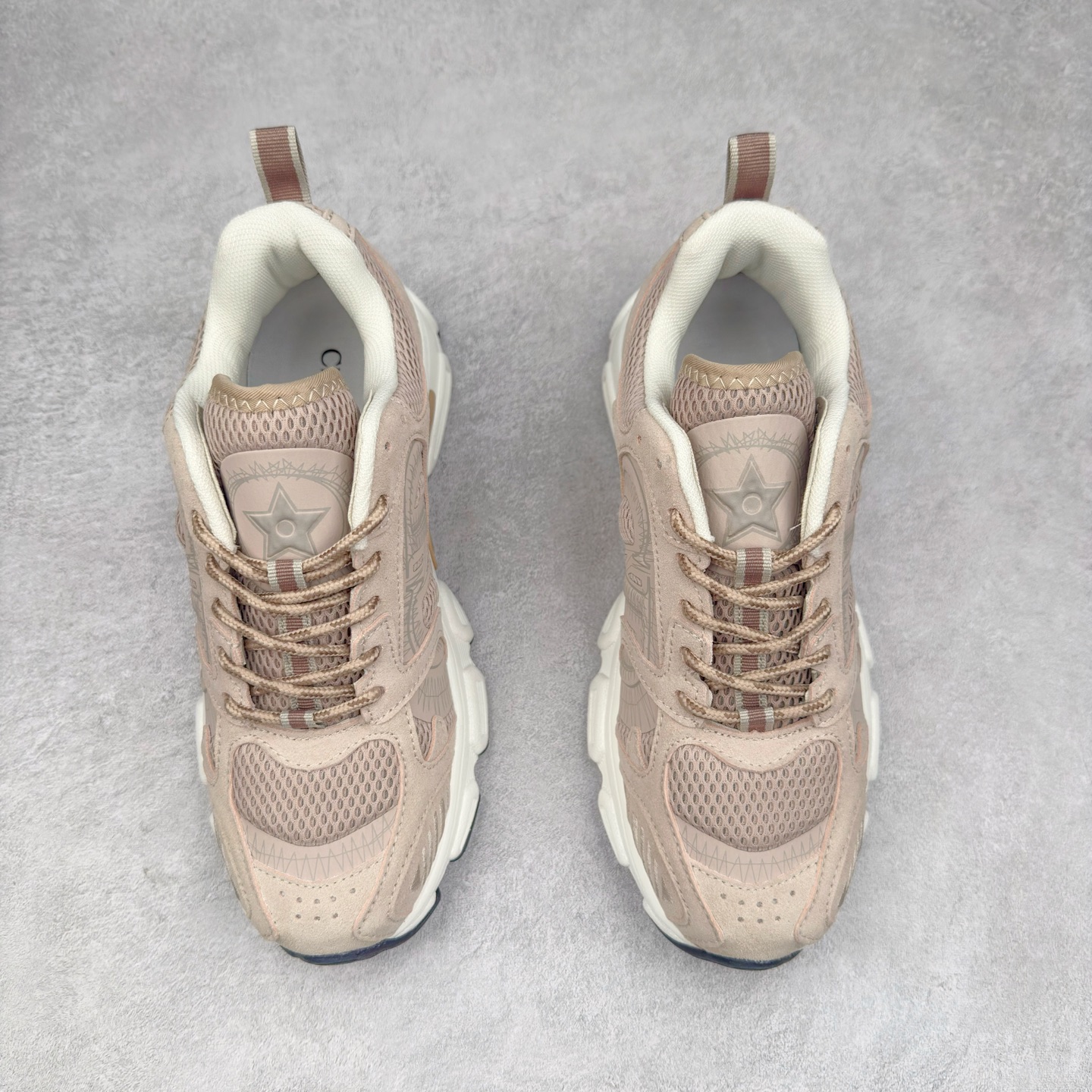 图片[2]-Dior Chrono 迪奥圆头系带 生活休闲运动跑鞋 选用优质材料 精细制作 经典设计 展现优雅气质 舒适脚感 轻松穿梭 适合各种场合 彰显魅力 品味与舒适兼得 演绎自信自然 步履间散发迷人韵味 展现独特风采 尺码：36 37 38 39 40 41 42 43 44 45-选品中心