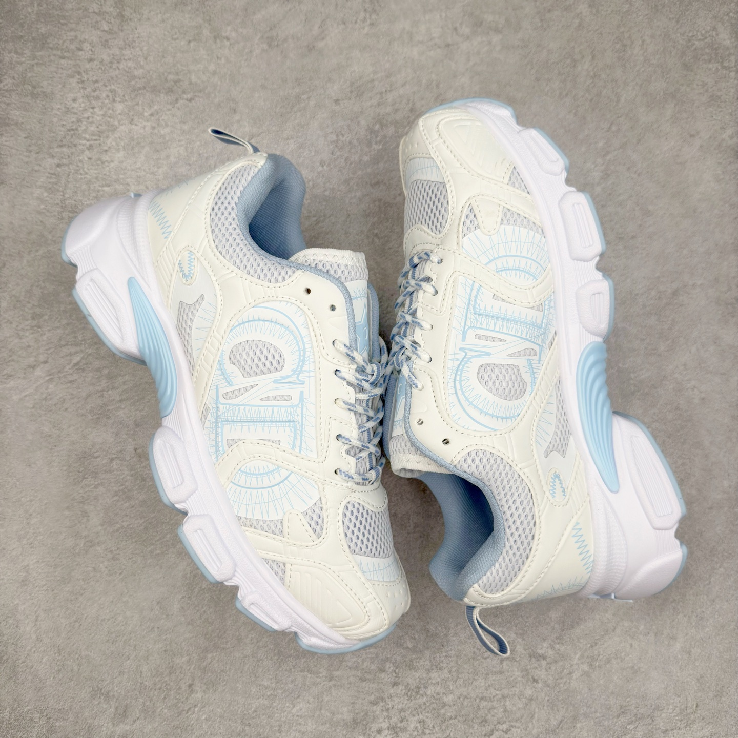 图片[3]-Dior Chrono 迪奥圆头系带 生活休闲运动跑鞋 选用优质材料 精细制作 经典设计 展现优雅气质 舒适脚感 轻松穿梭 适合各种场合 彰显魅力 品味与舒适兼得 演绎自信自然 步履间散发迷人韵味 展现独特风采 尺码：36 37 38 39 40 41 42 43 44 45-选品中心