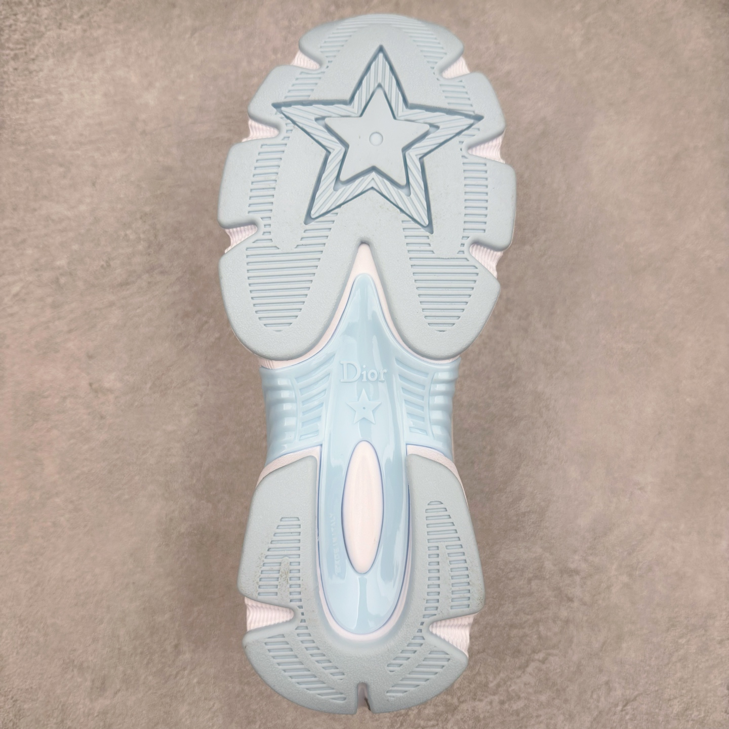 图片[9]-Dior Chrono 迪奥圆头系带 生活休闲运动跑鞋 选用优质材料 精细制作 经典设计 展现优雅气质 舒适脚感 轻松穿梭 适合各种场合 彰显魅力 品味与舒适兼得 演绎自信自然 步履间散发迷人韵味 展现独特风采 尺码：36 37 38 39 40 41 42 43 44 45-选品中心