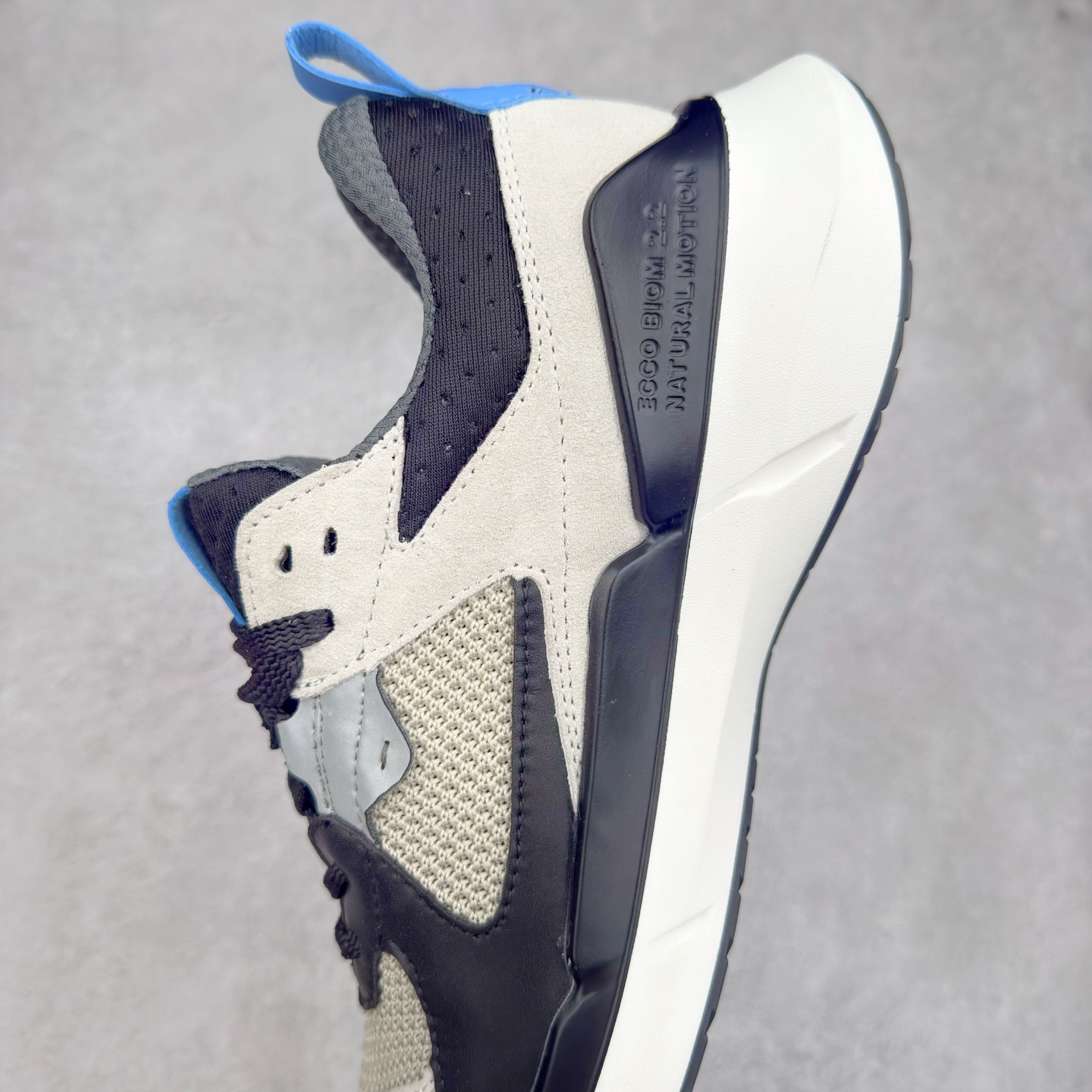 图片[7]-官方天猫ECCO/爱步官方BIOM 2.2系列 网砂透气休闲鞋 跑步鞋 公司级品质 广东产 官网订制 精选进口材质 一比一开模 整体鞋面走线清晰精整 采用ECCO家族制鞋工艺 突显运动舒适 潮流休闲时尚大气 货号： 8307741216 尺码：39 40 41 42 43 44 45 （标准码）-选品中心